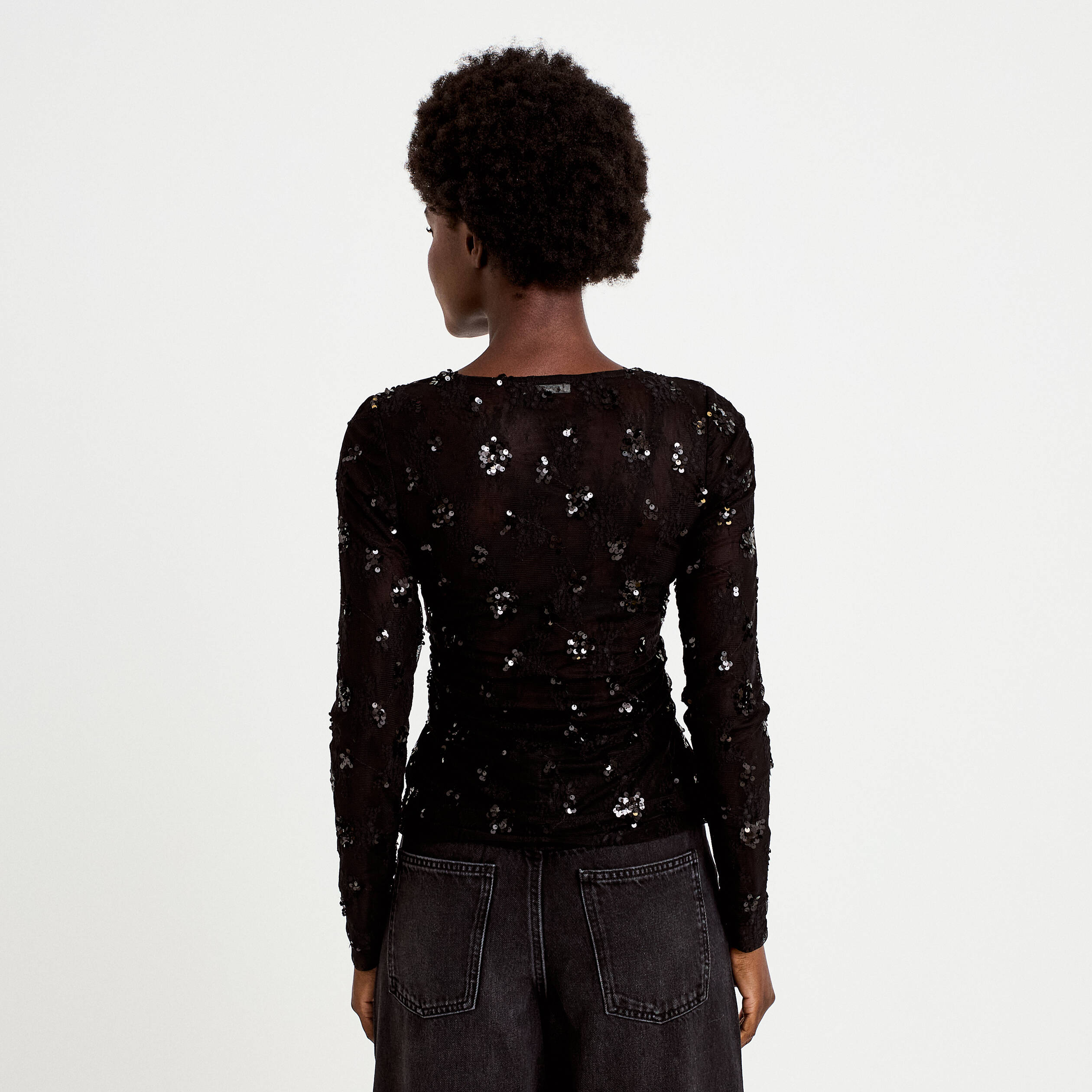 T-shirt ajust&eacute; col rond brod&eacute; perles noir femme