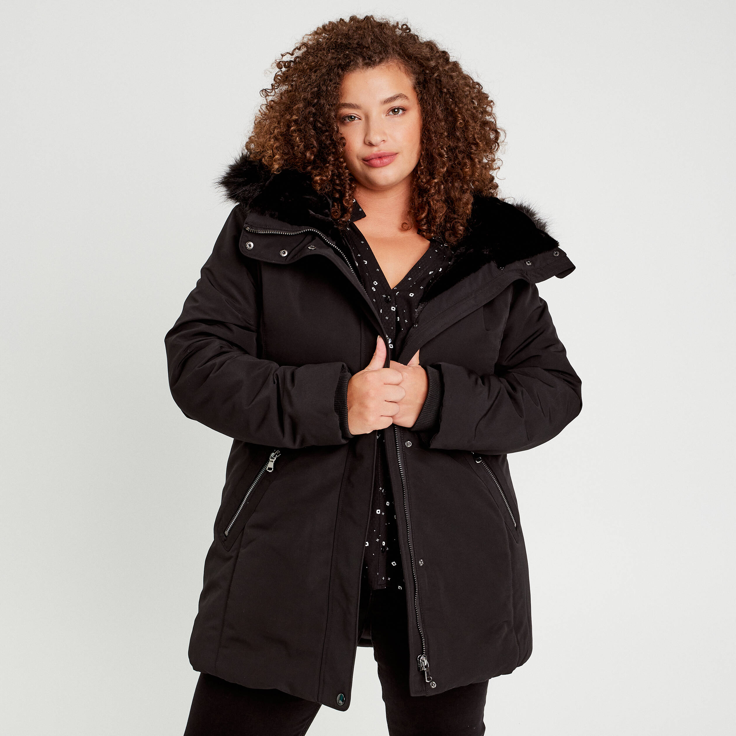 parka droite avec capuche noir femme Parka droite avec capuche noir femme