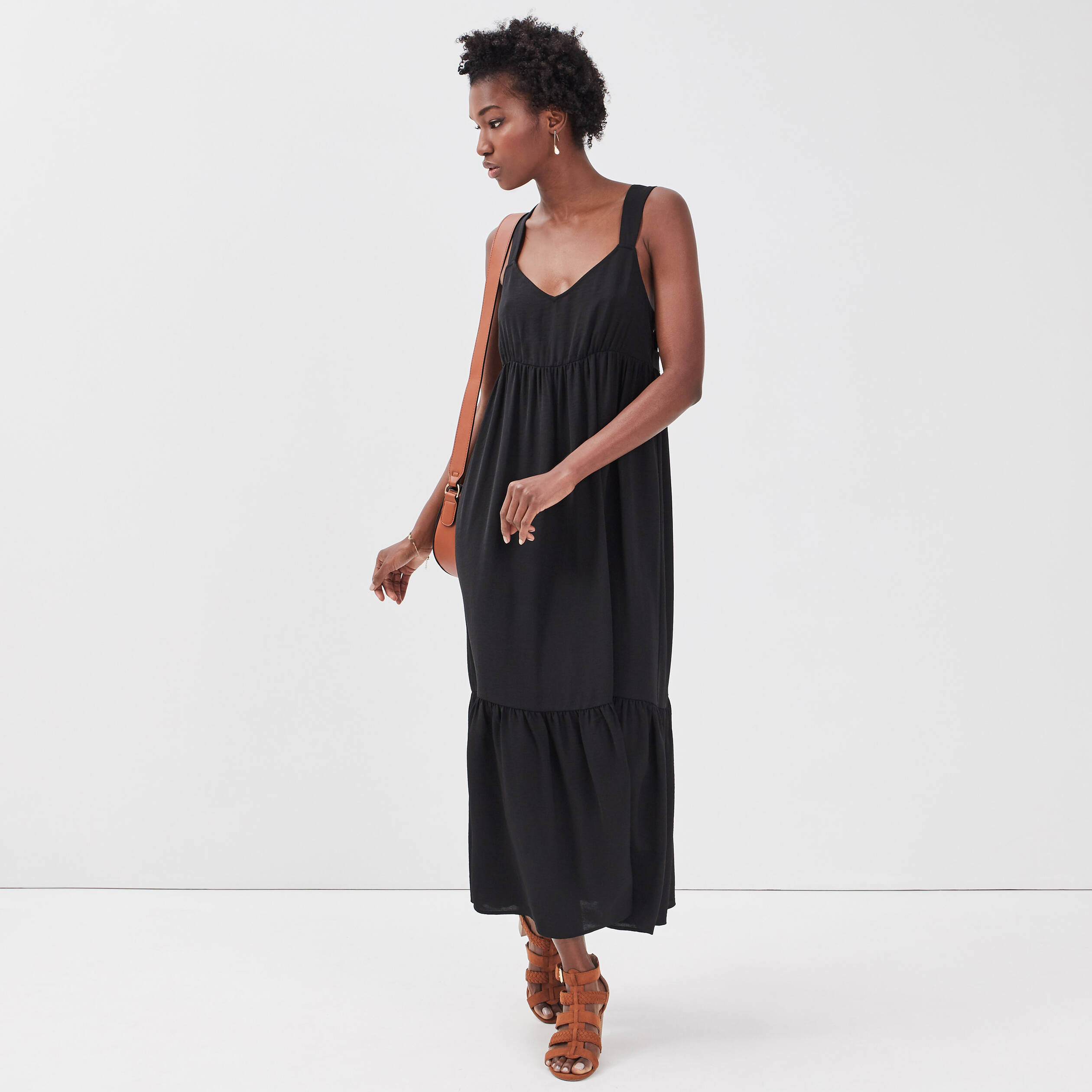 Robe longue &eacute;vas&eacute;e bretelles noir femme