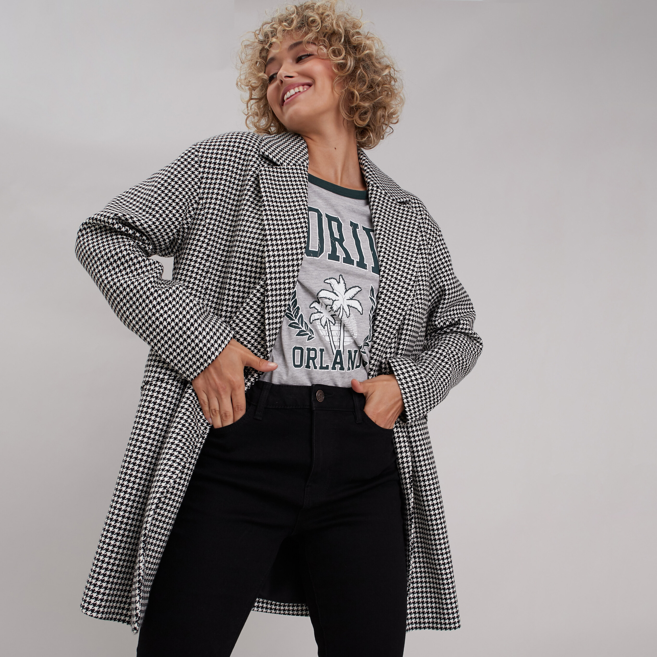 Manteau droit boutonné blanc femme