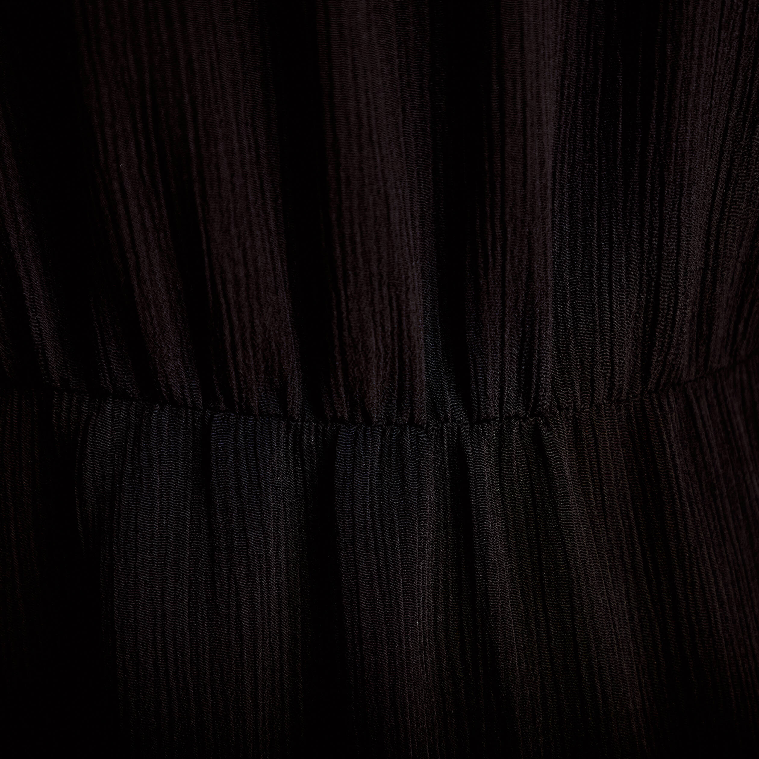 Robe &eacute;vas&eacute;e col v manches longues noir femme