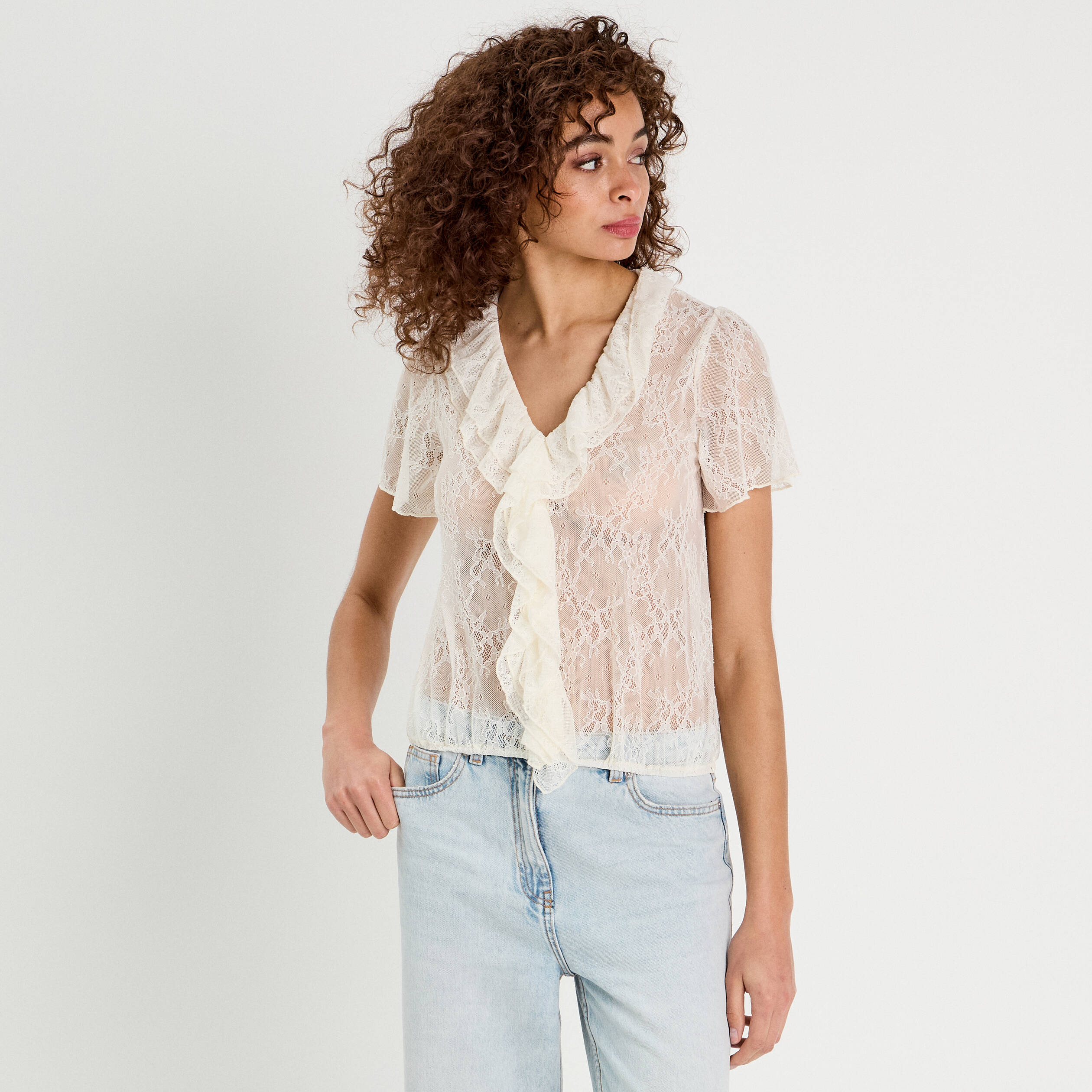 Top dentelle et volants ecru femme
