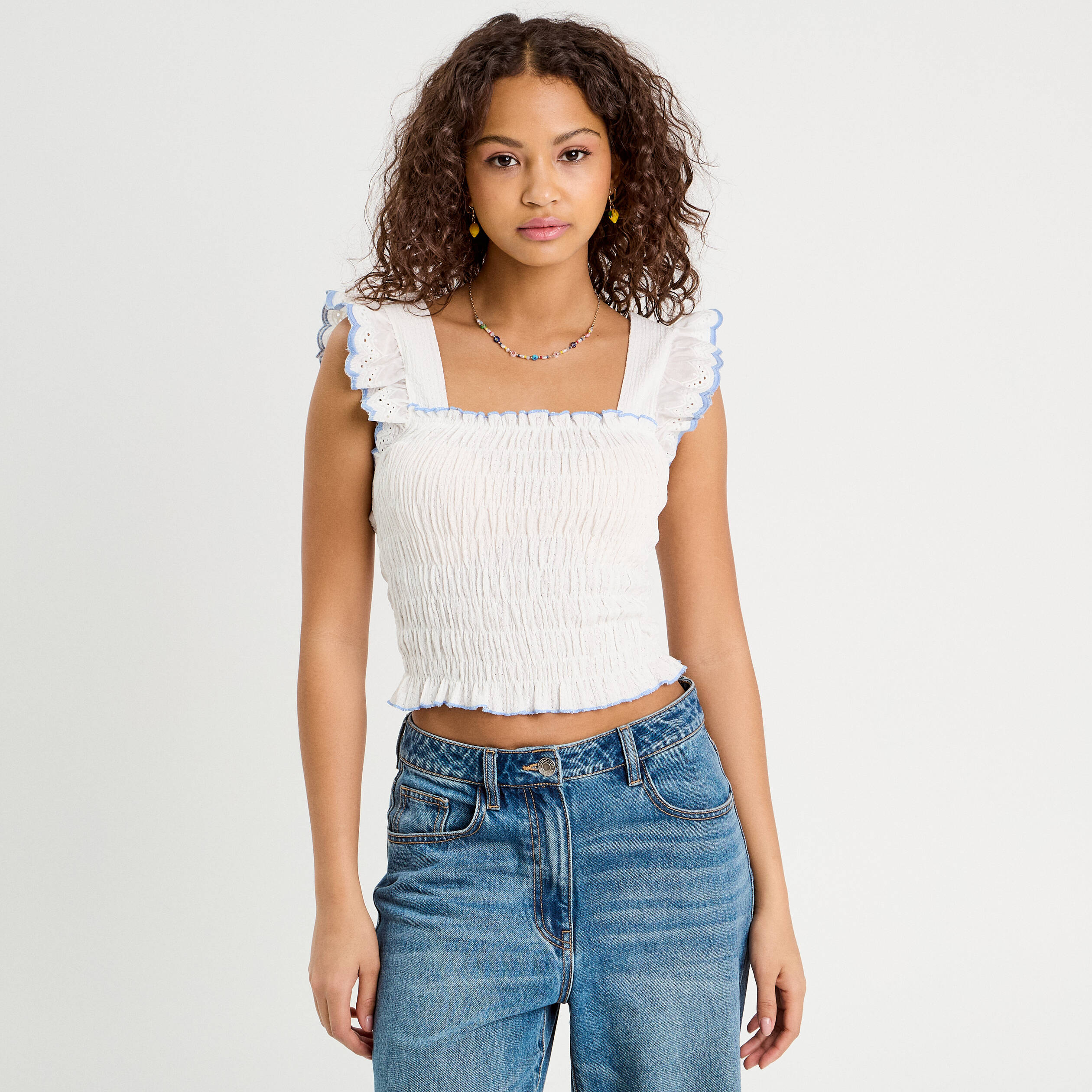 D&eacute;bardeur smock&eacute; blanc femme