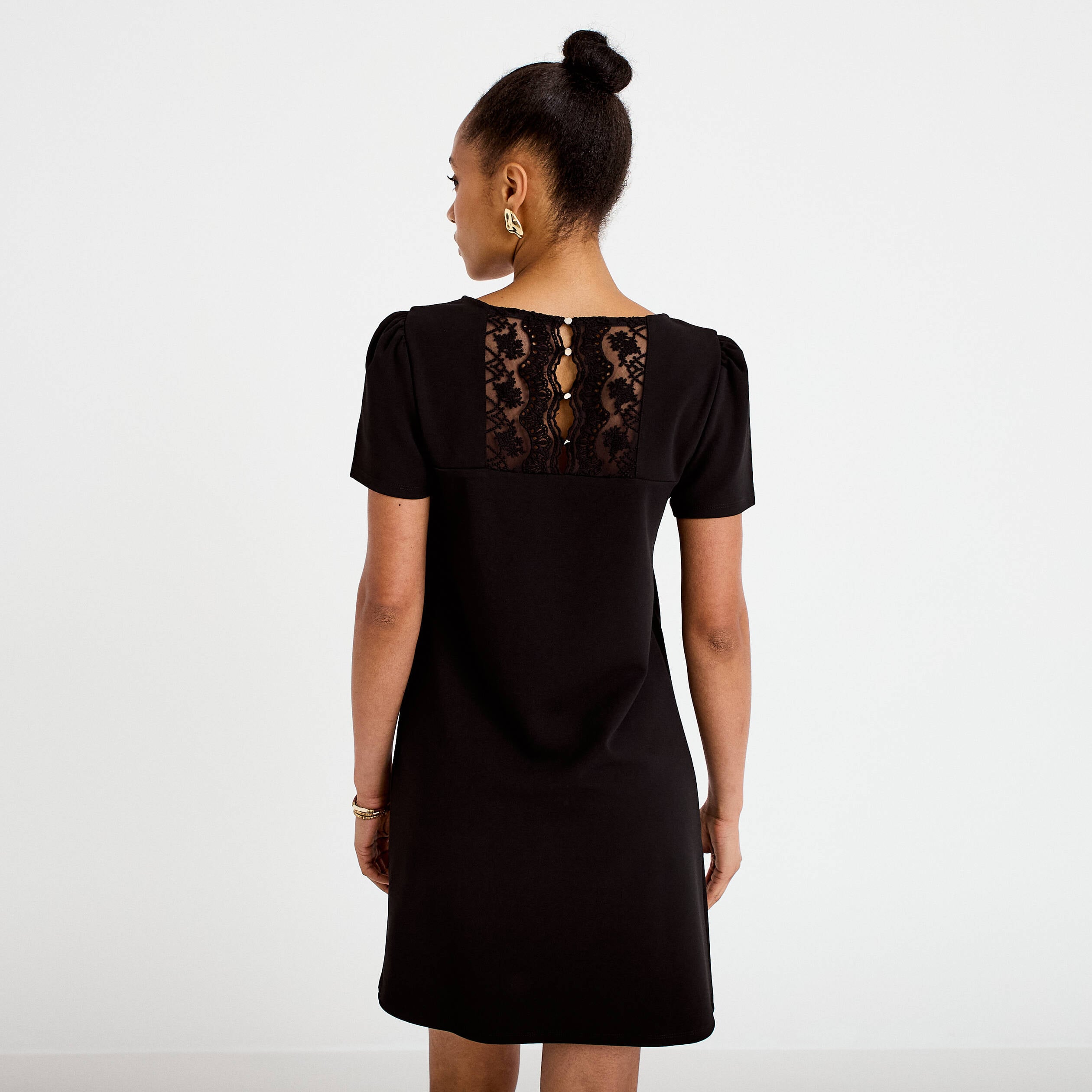Robe droite courte en maille col rond noir femme