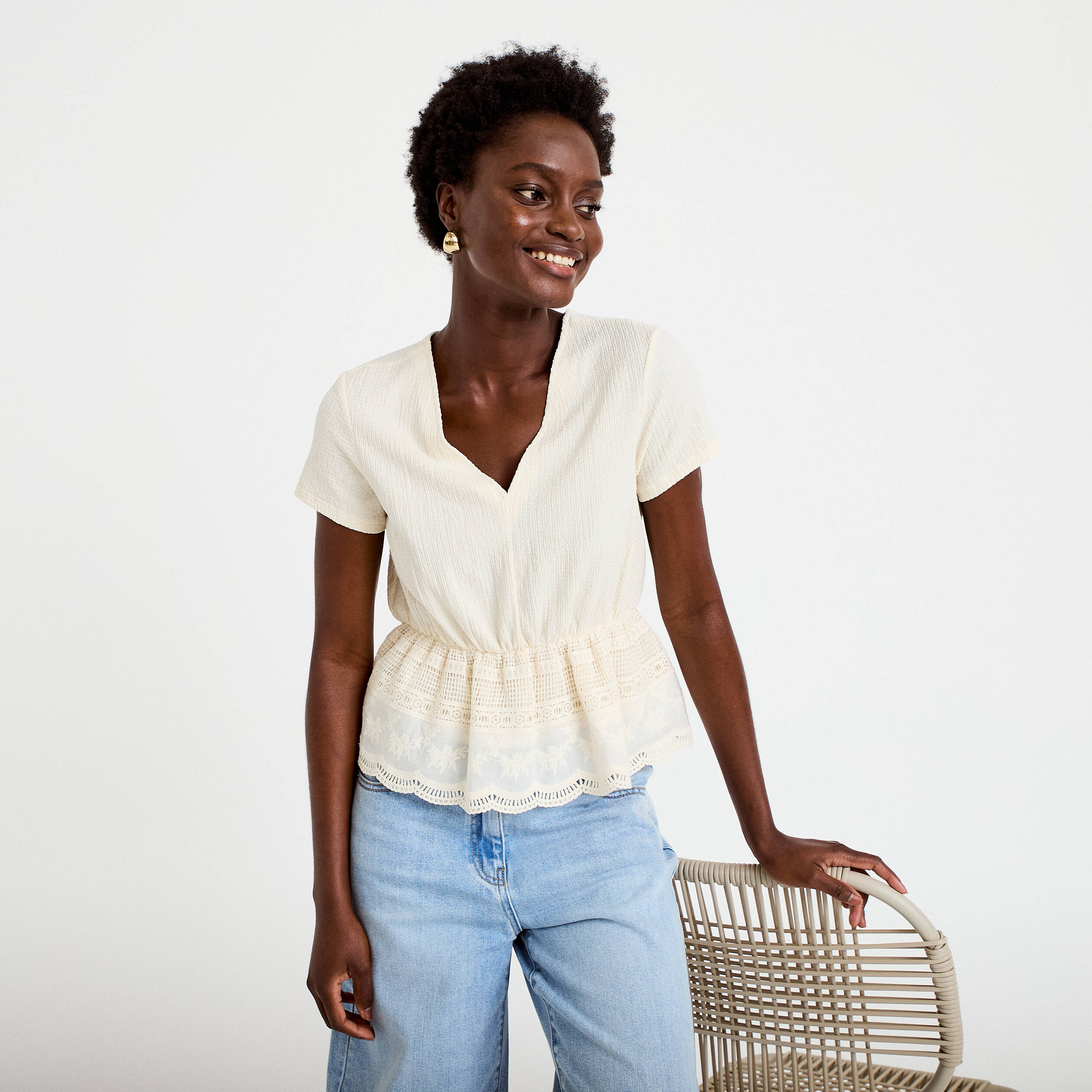 Blouse droite col v manches courtes ecru femme
