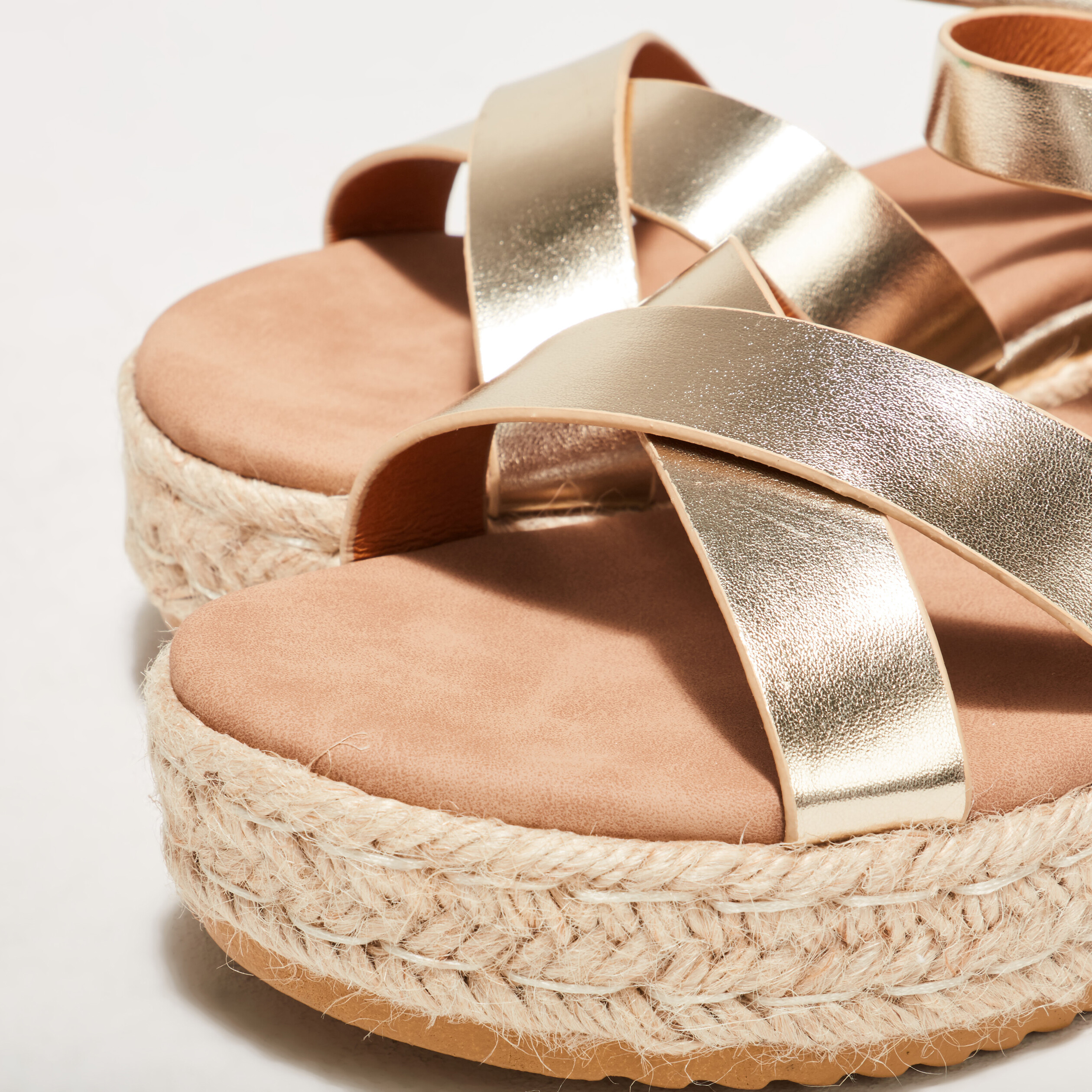 Sandales plates couleur or femme Vibs