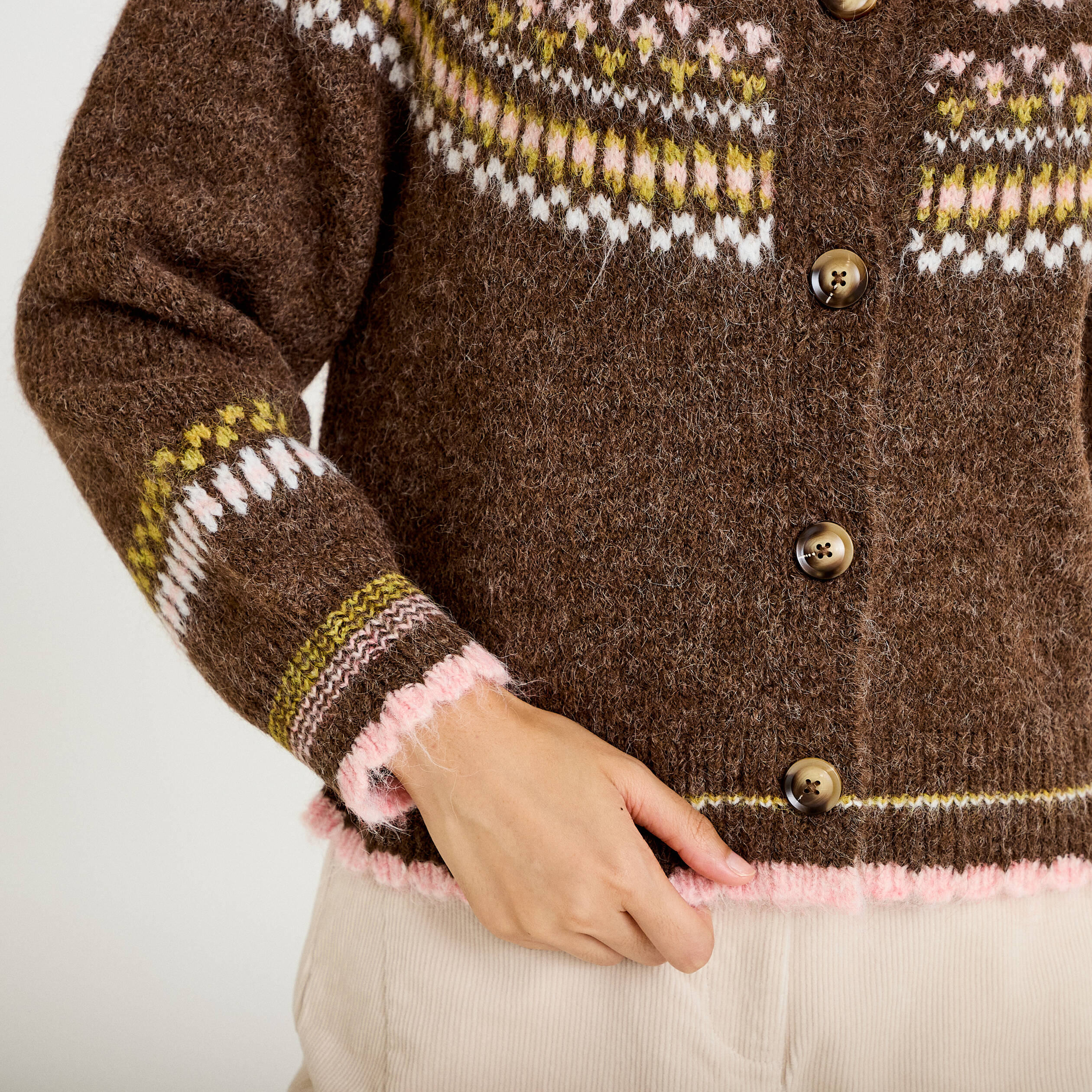 Gilet ample col rond manches longues marron fonc&eacute; femme