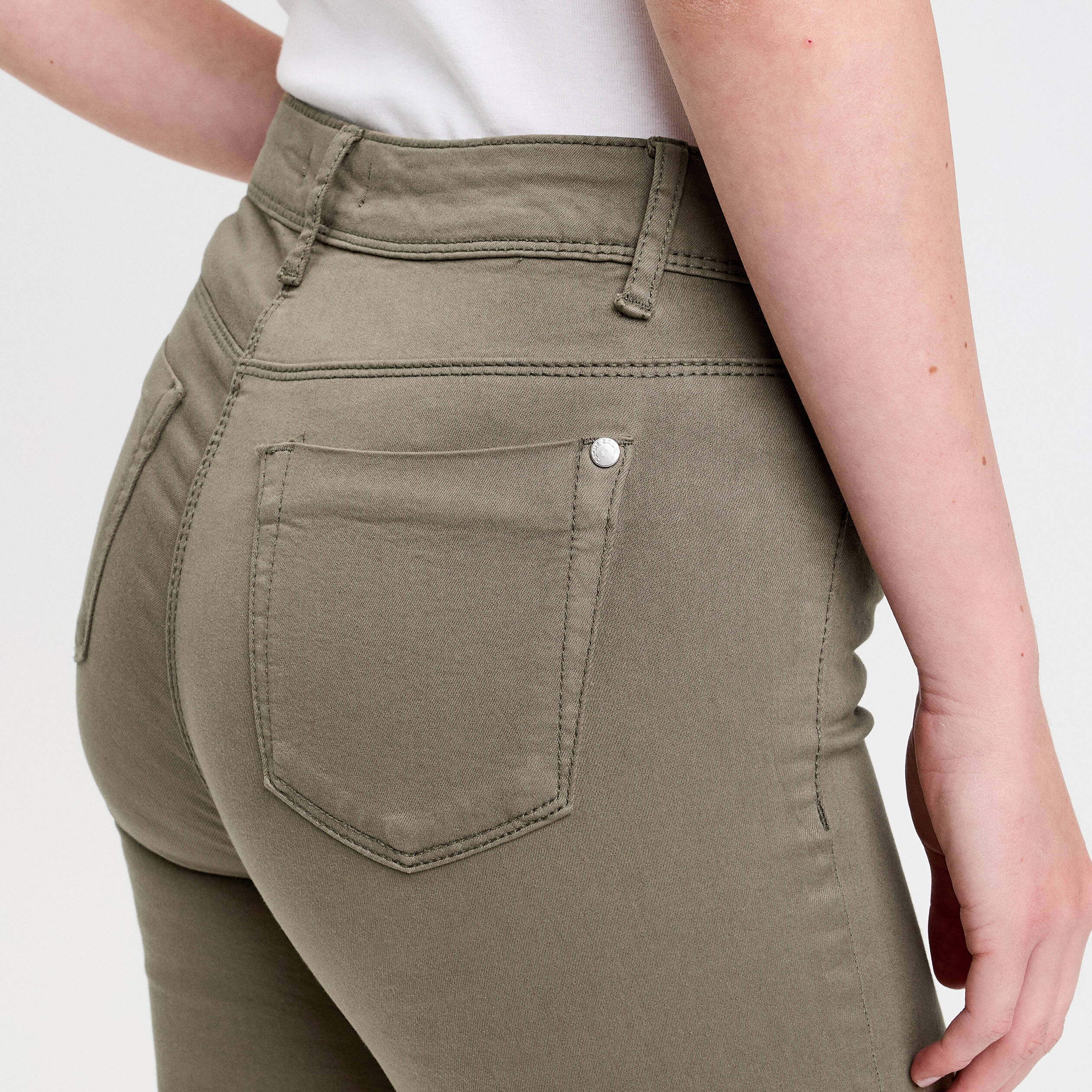 Jeans slim 5 poches vert kaki femme