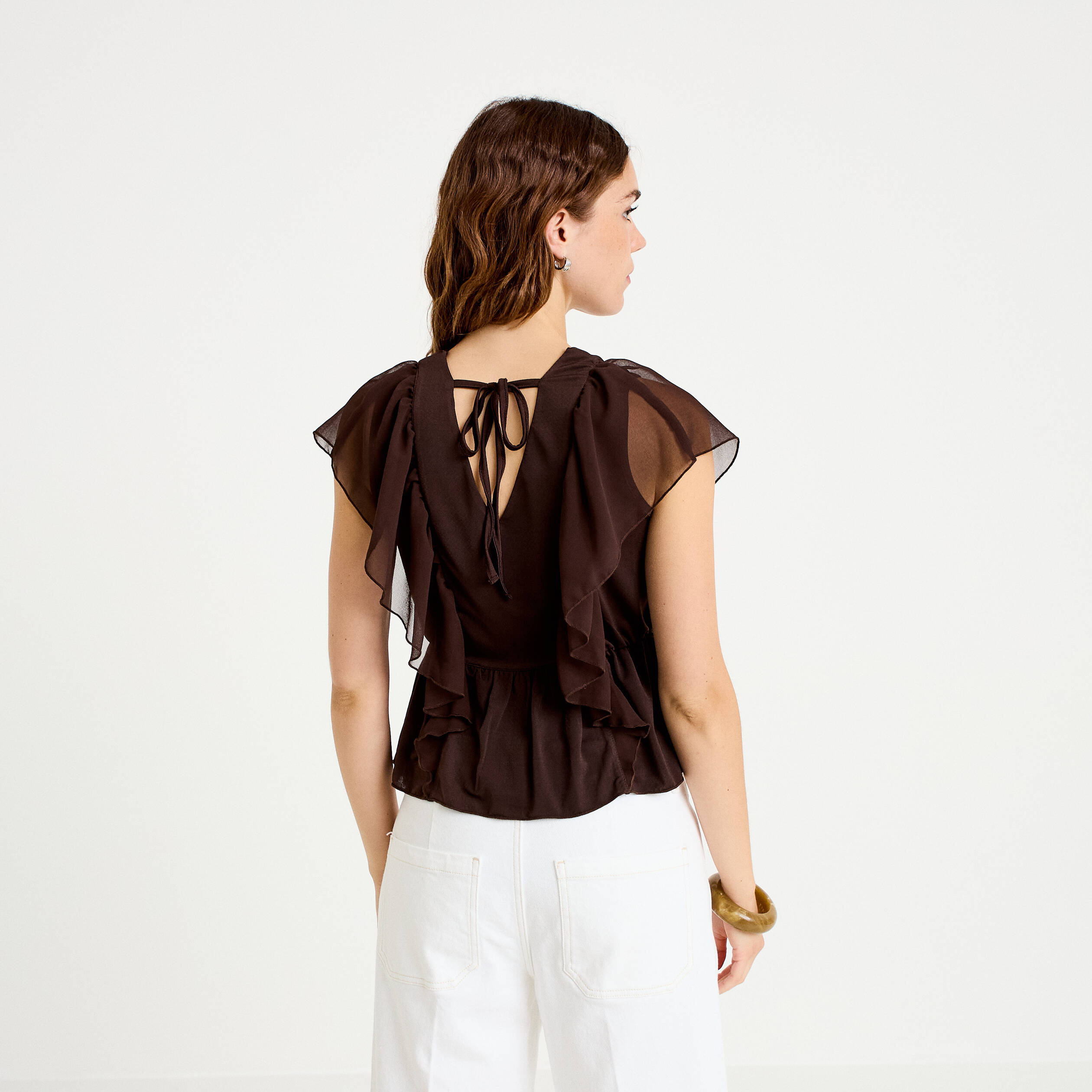 Blouse d&eacute;collet&eacute; voile manches courtes marron fonc&eacute; femme