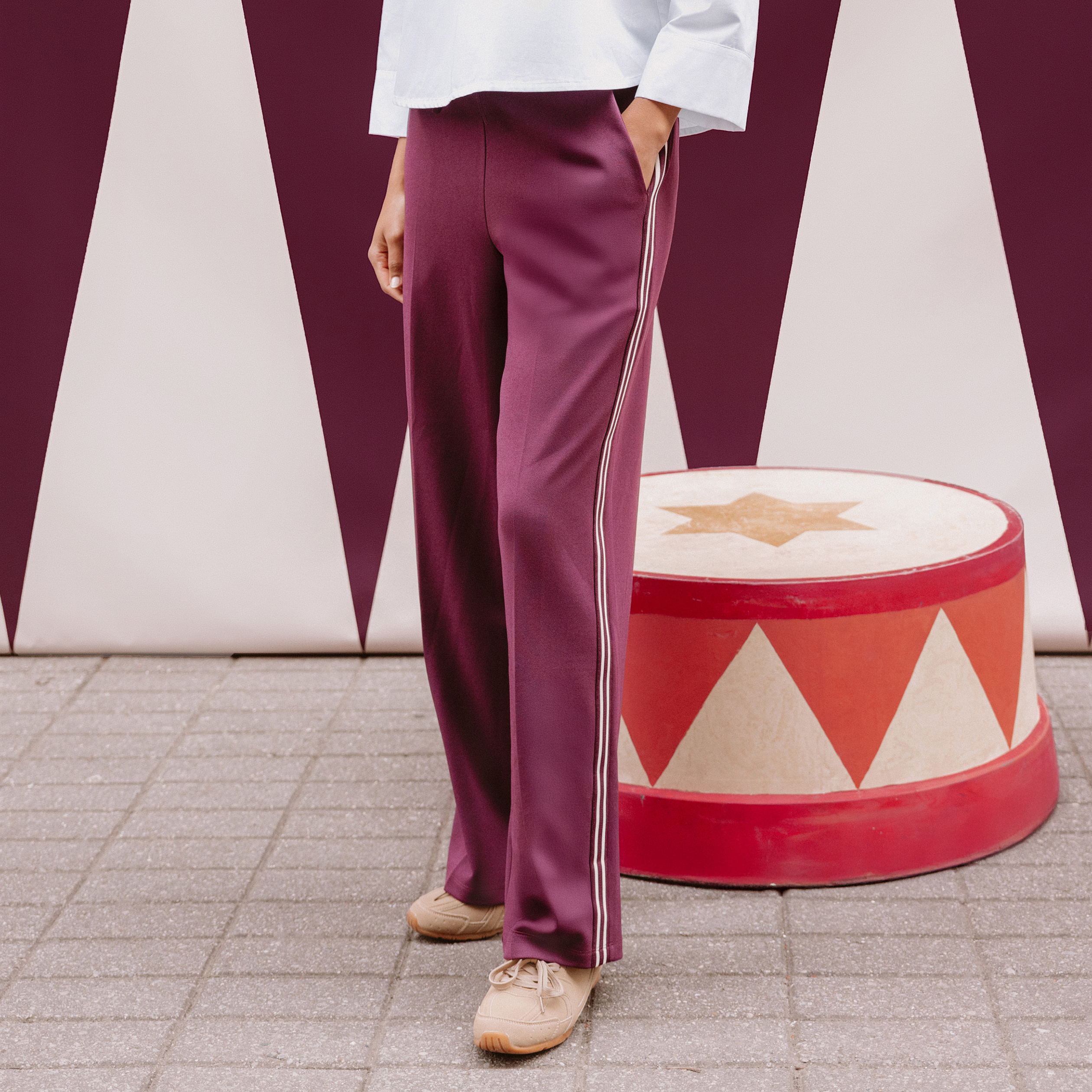 pantalon large avec bandes prune femme Pantalon large avec bandes prune femme