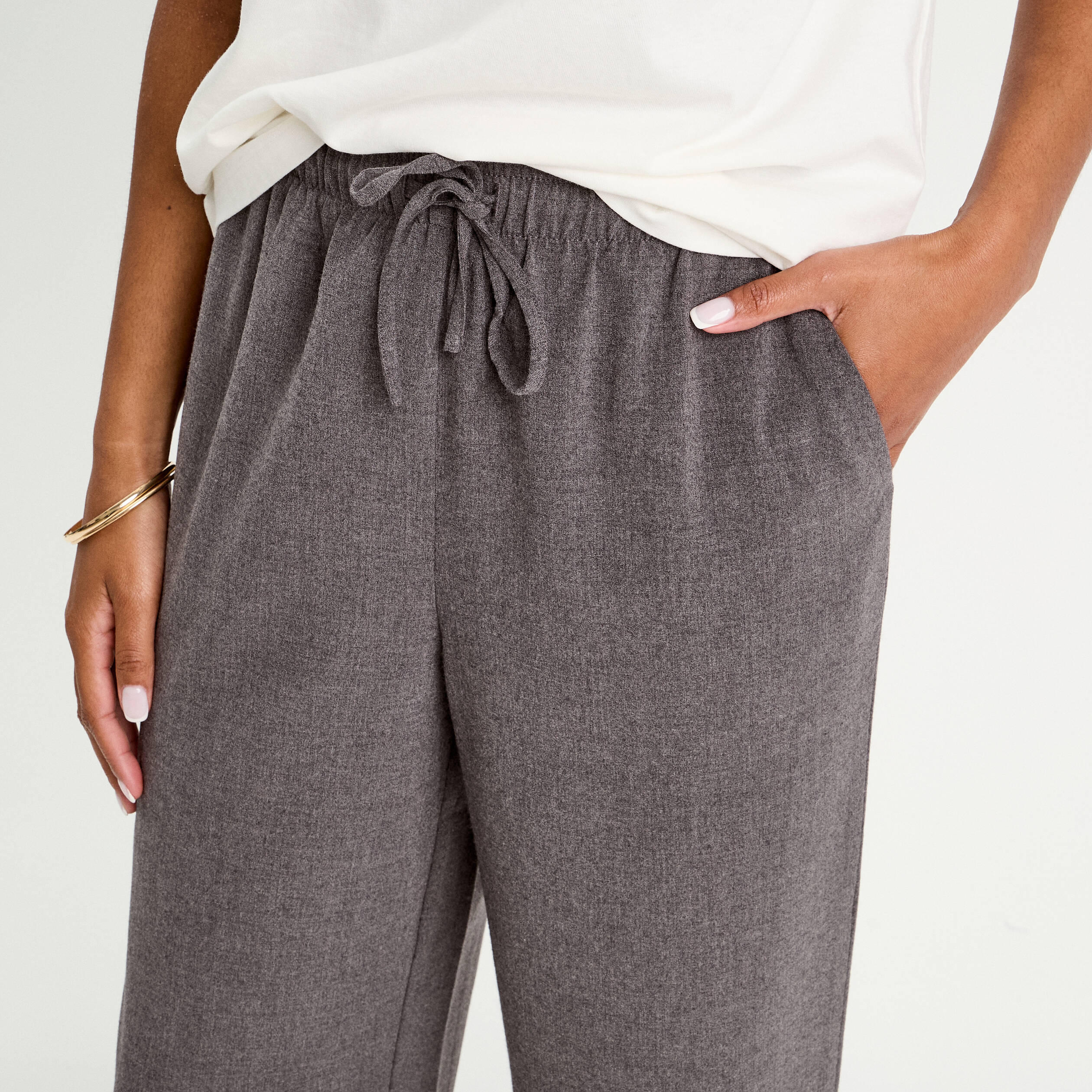 Pantalon large gris fonc&eacute; femme