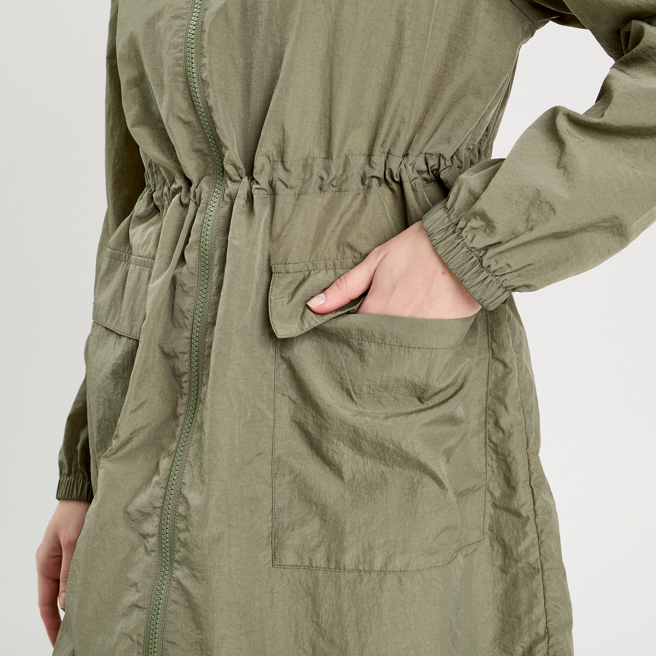 Parka d&eacute;perlante 2-en-1 avec pochette vert kaki femme