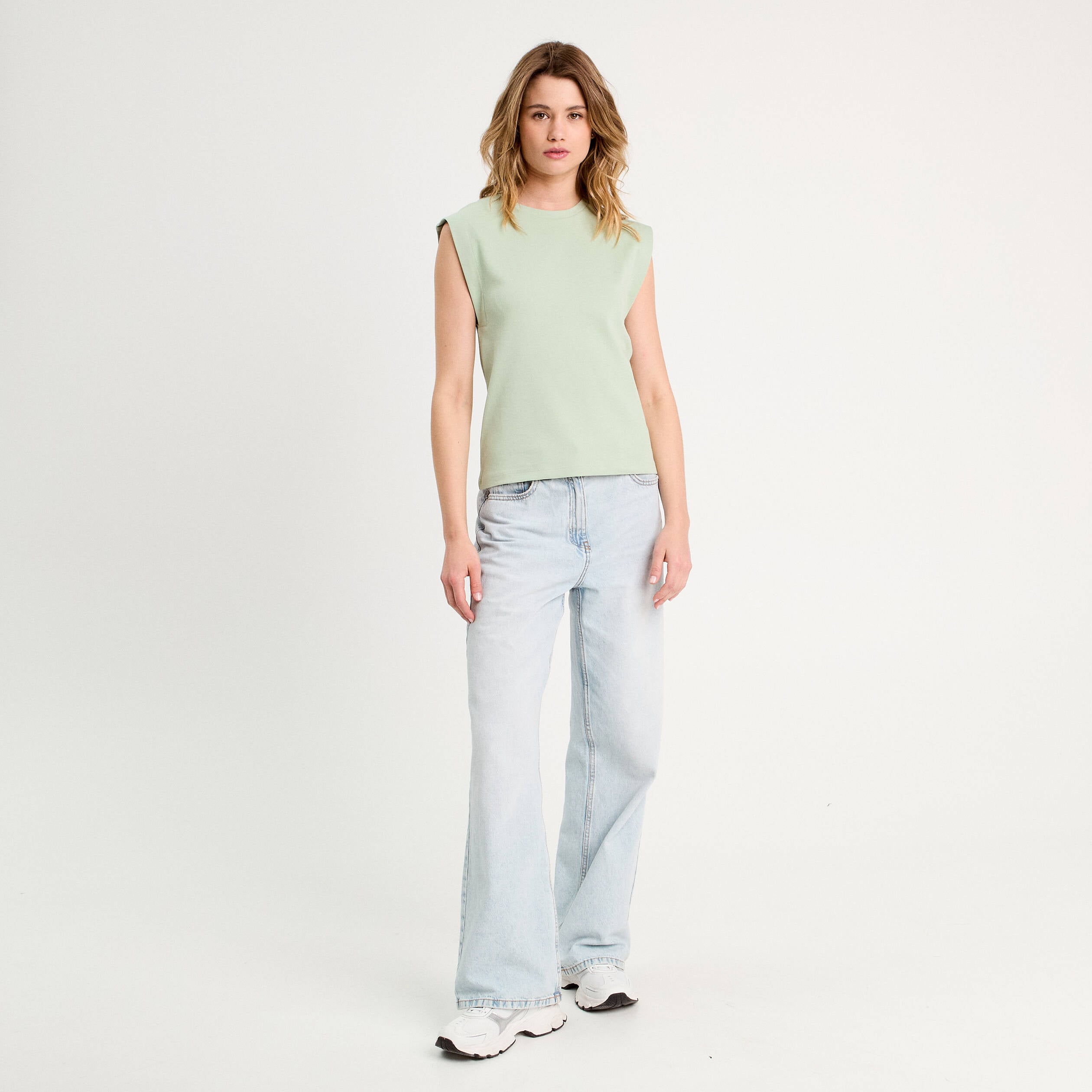 T-shirt col rond sans manches vert pastel femme