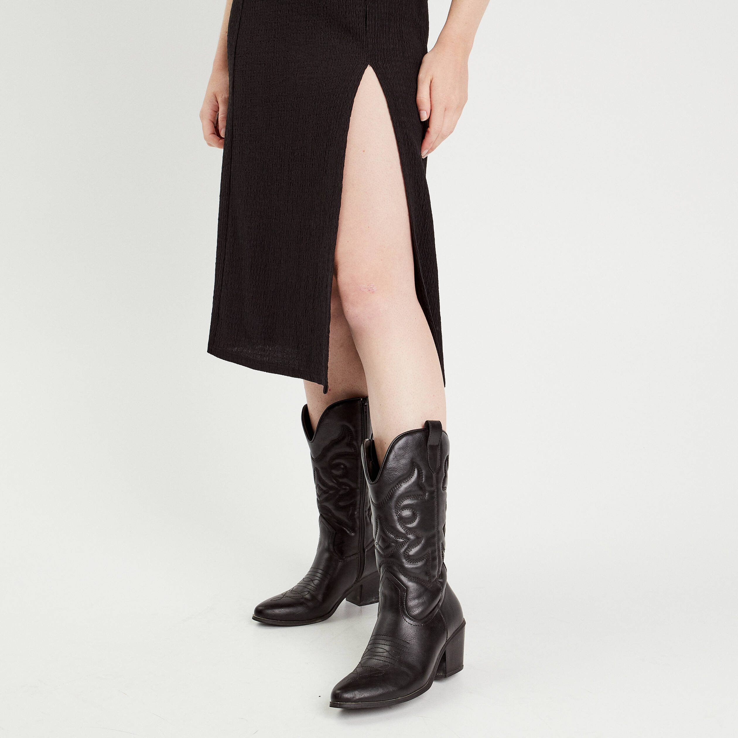 robe midi ajustee col rond noir femme Robe midi ajustée col rond noir femme