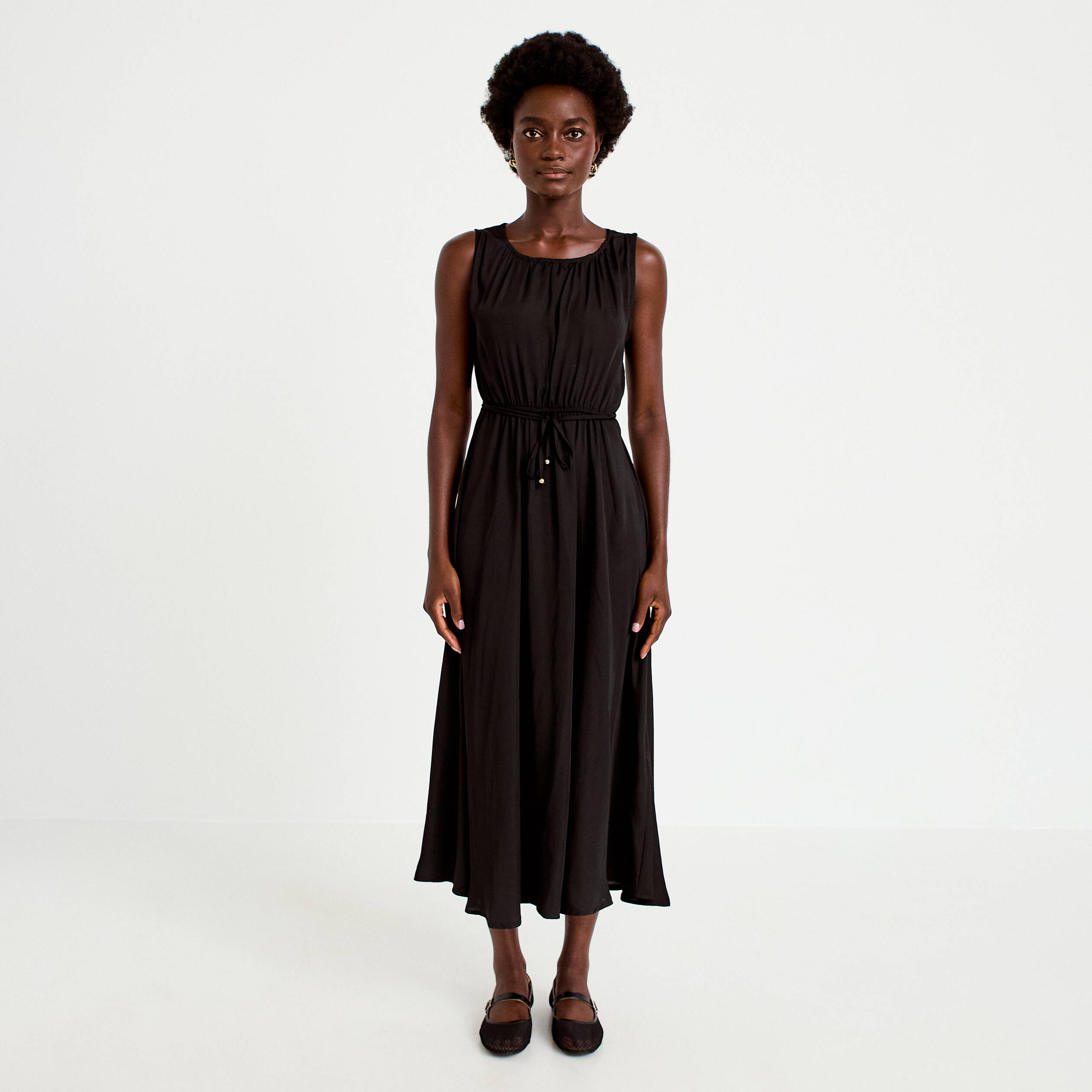 Robe longue &eacute;vas&eacute;e sans manches noir femme