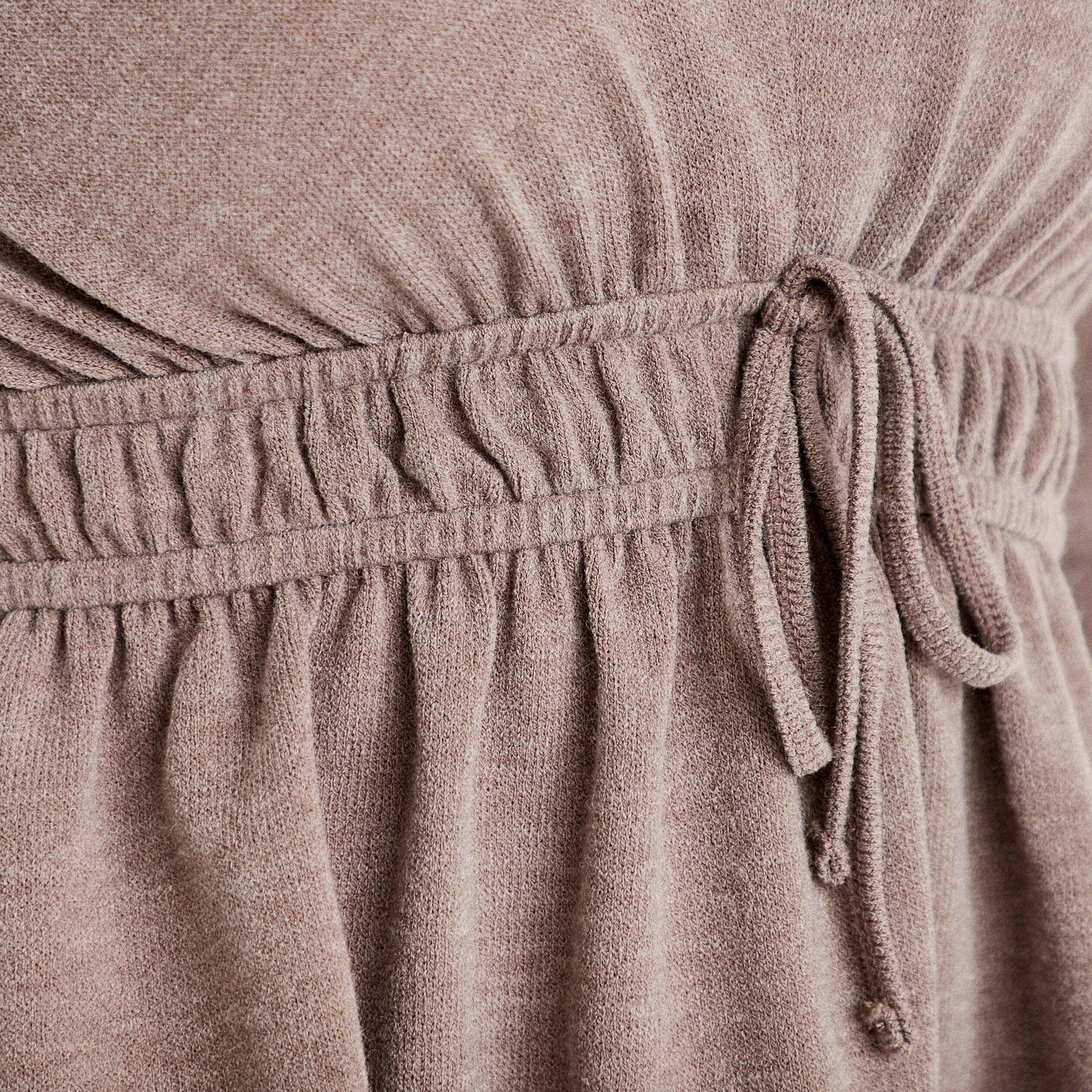 Blouse cintr&eacute;e col v manches longues beige femme