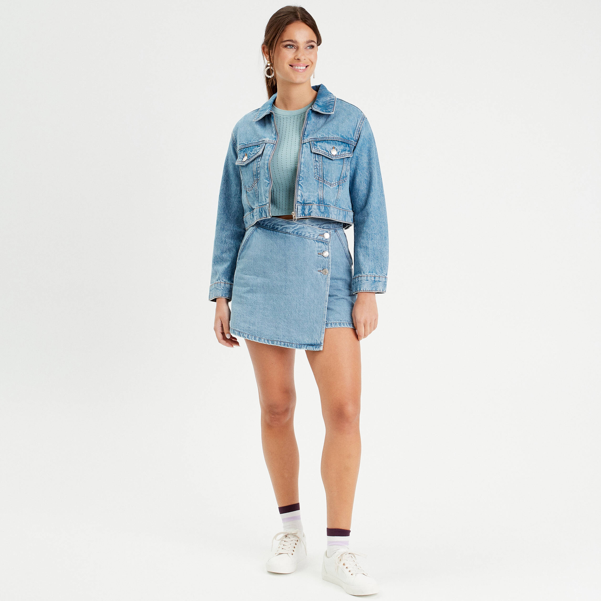 T-shirt cintr&eacute; cropped bleu gris femme