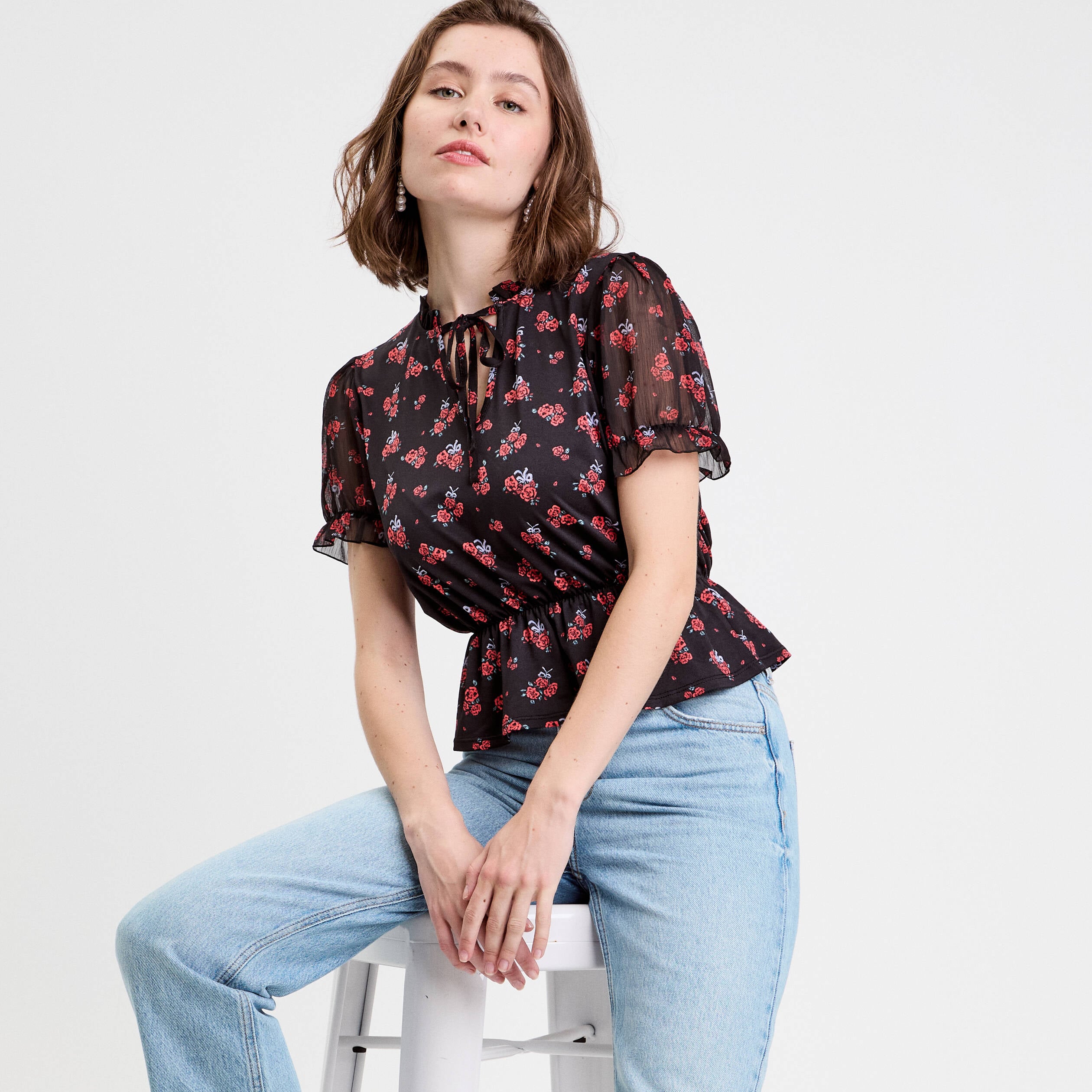 Blouse col V manches courtes noir femme