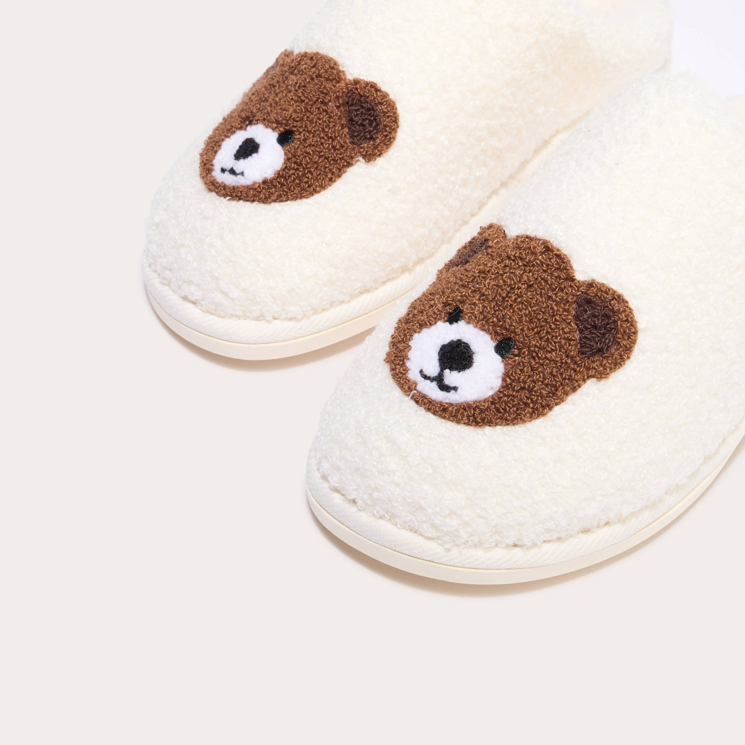 Chaussons duveteux avec broderie ecru femme | Vibs