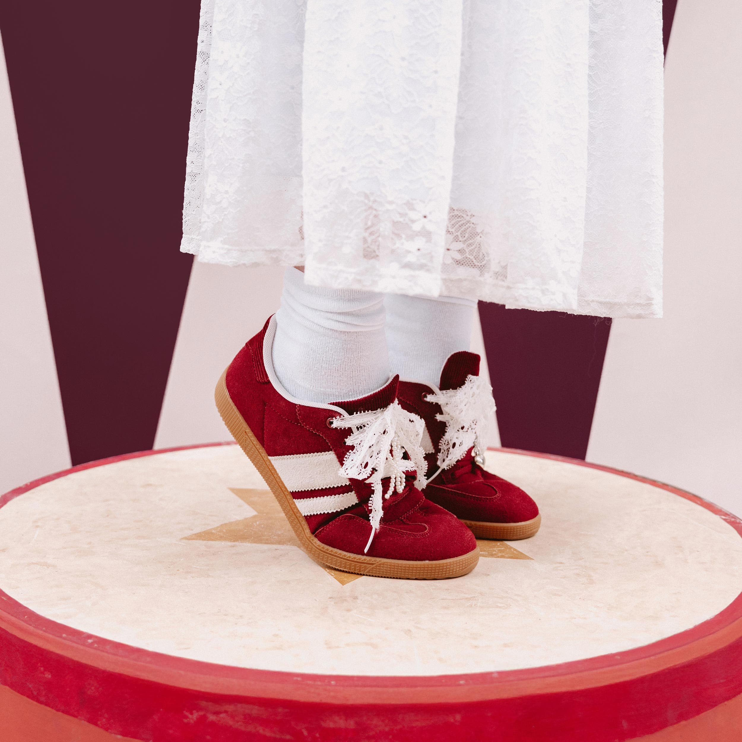 Baskets basses à lacets rouge foncé femme