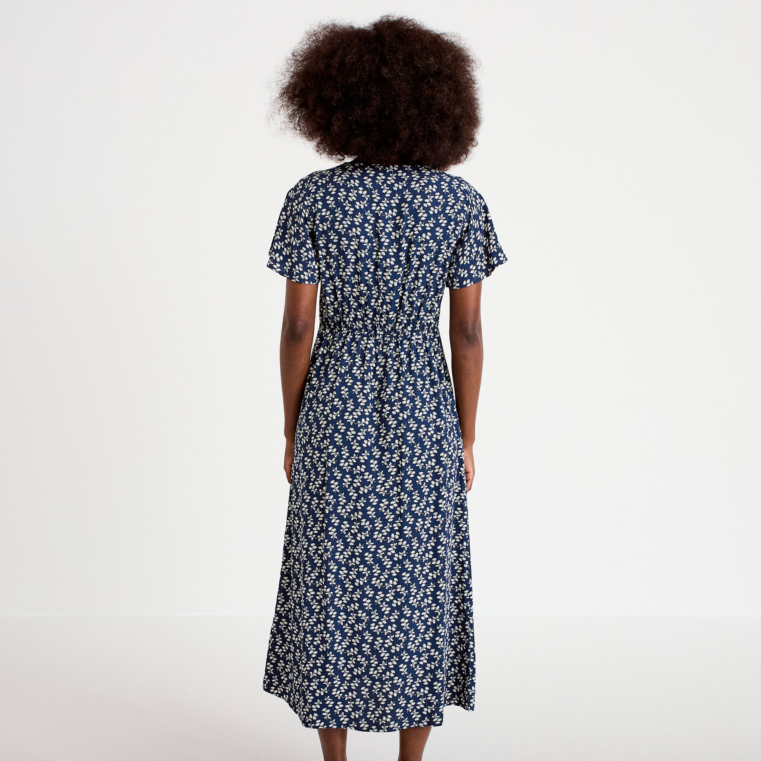 Robe longue &eacute;vas&eacute;e col v dentelle bleu marine femme