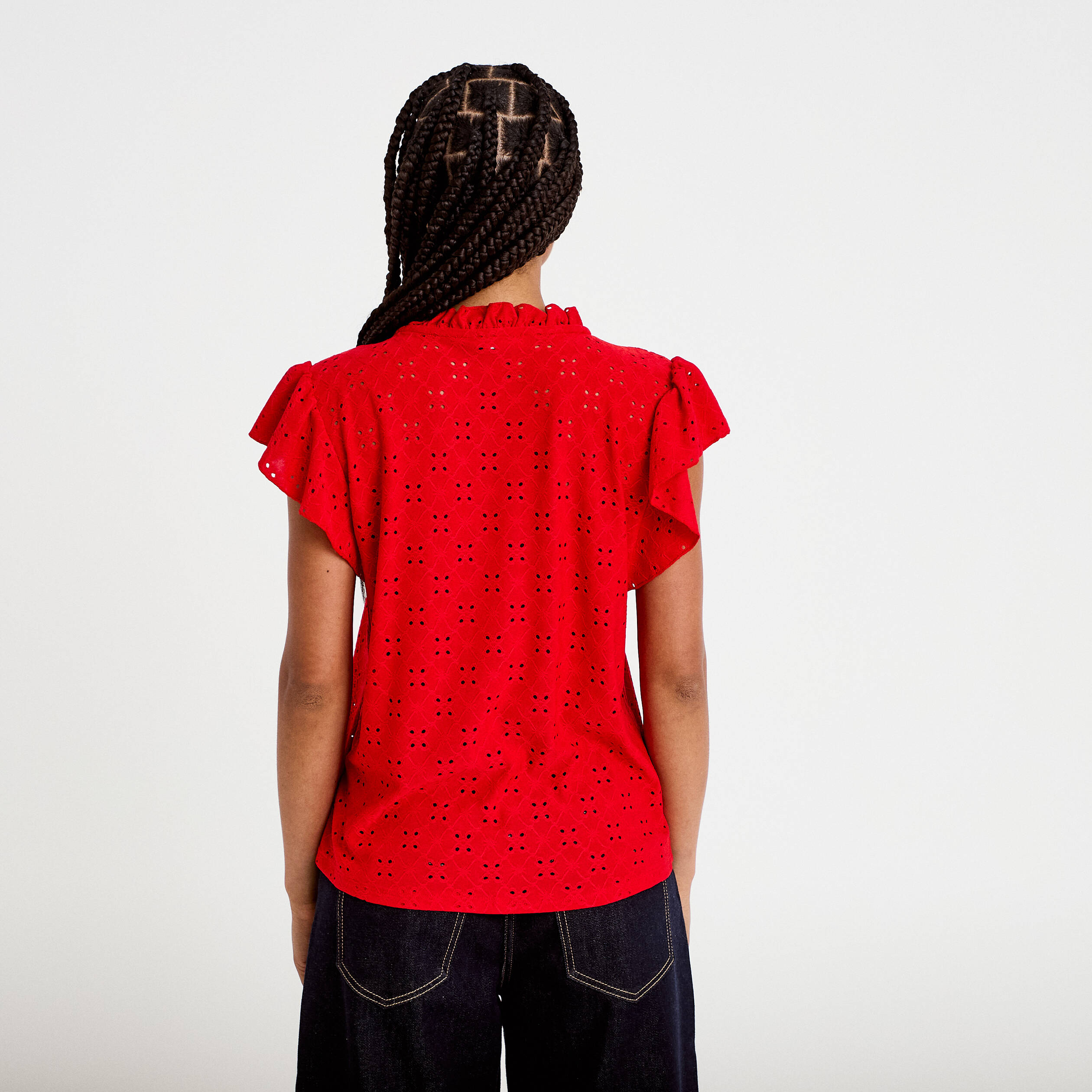 Blouse ajour&eacute;e col v manches courtes rouge femme