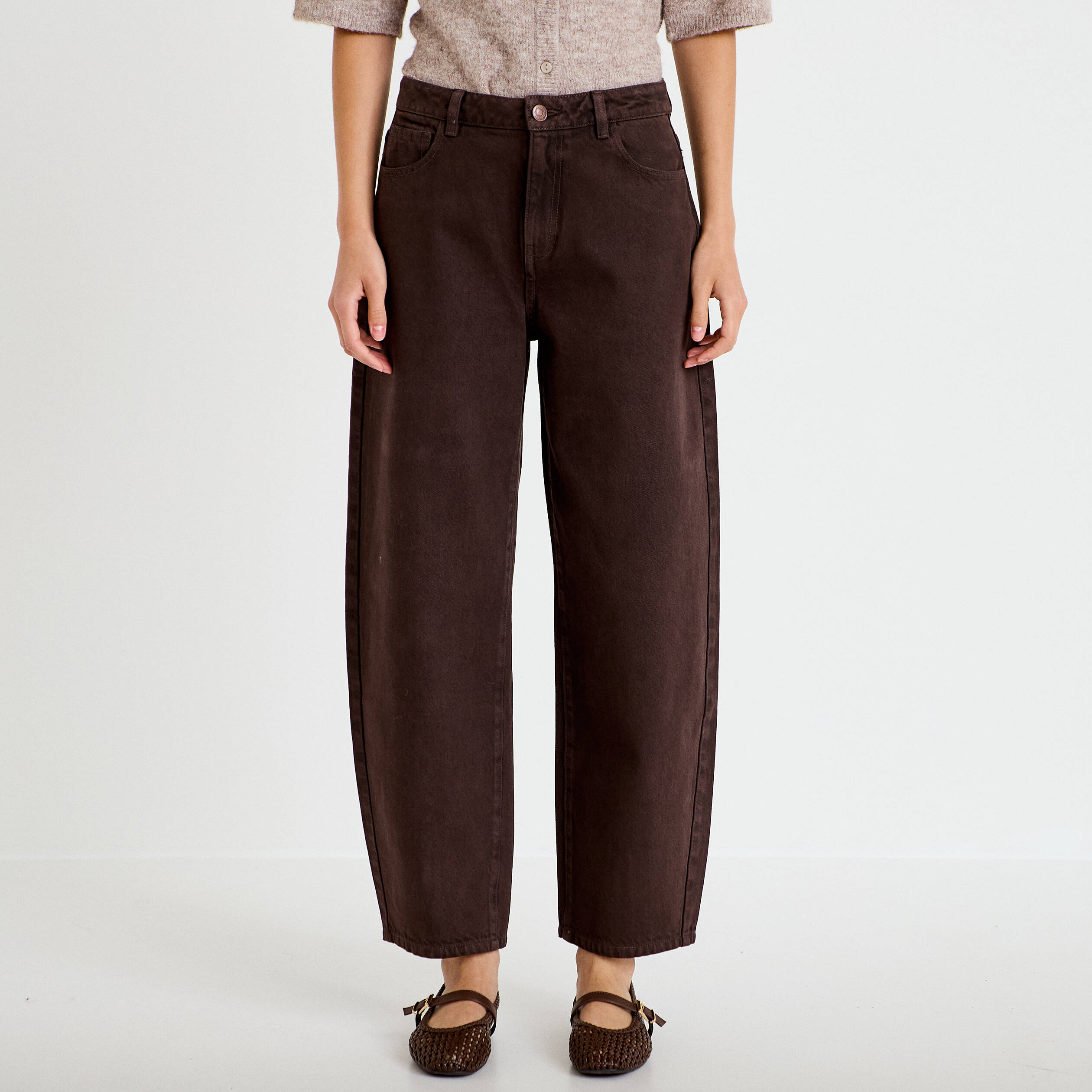 Jean barrel taille standard marron fonc&eacute; femme