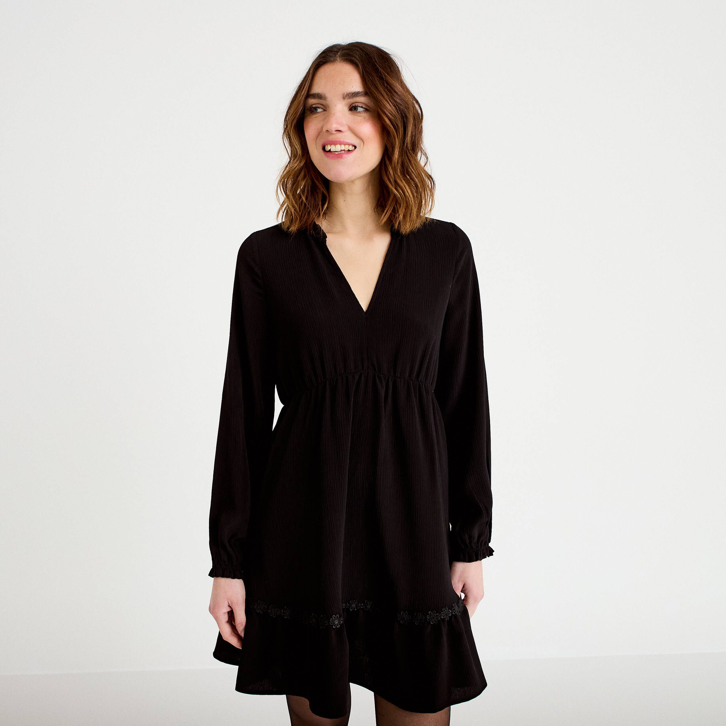 Robe &eacute;vas&eacute;e col v manches longues noir femme