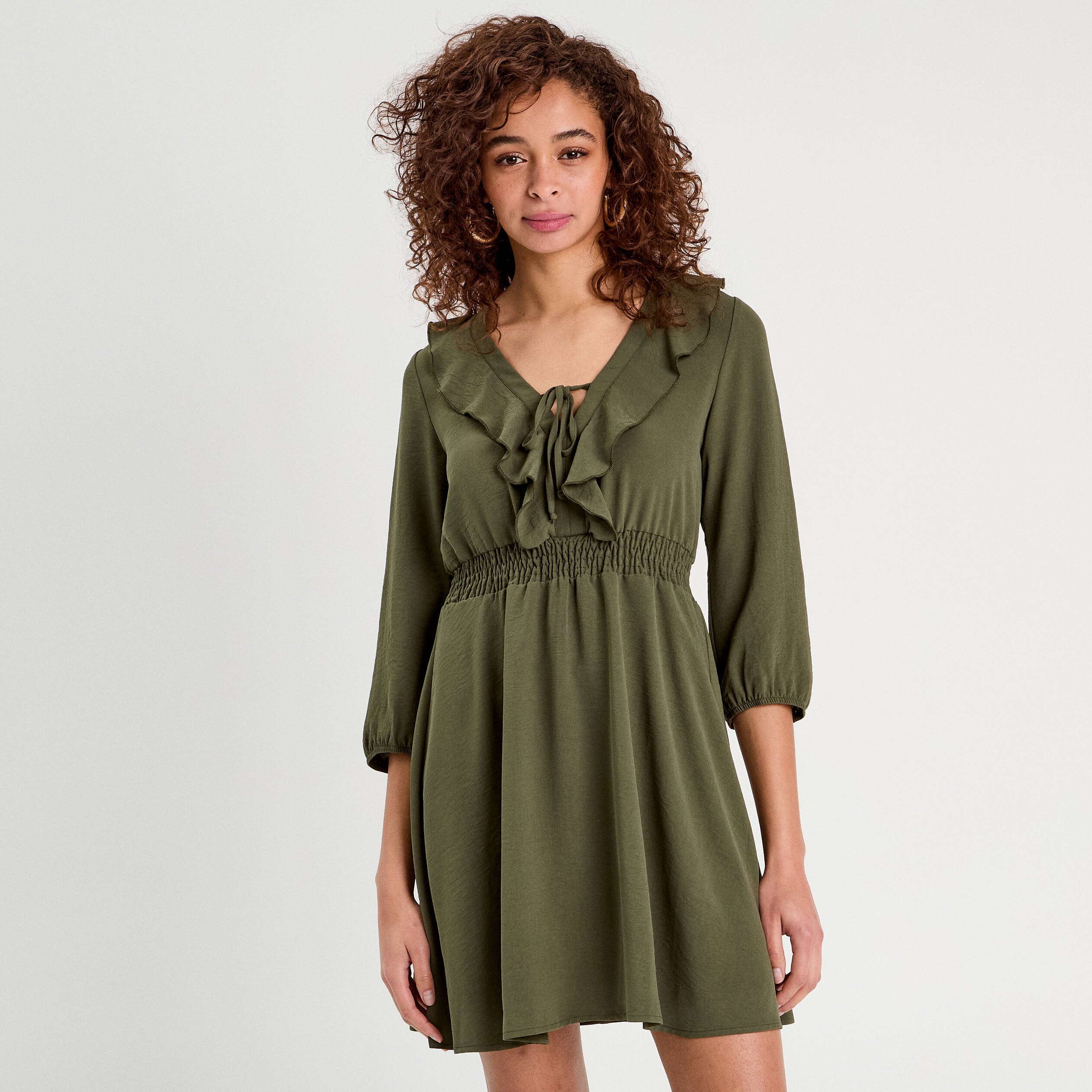 Robe &eacute;vas&eacute;e avec volants vert kaki femme