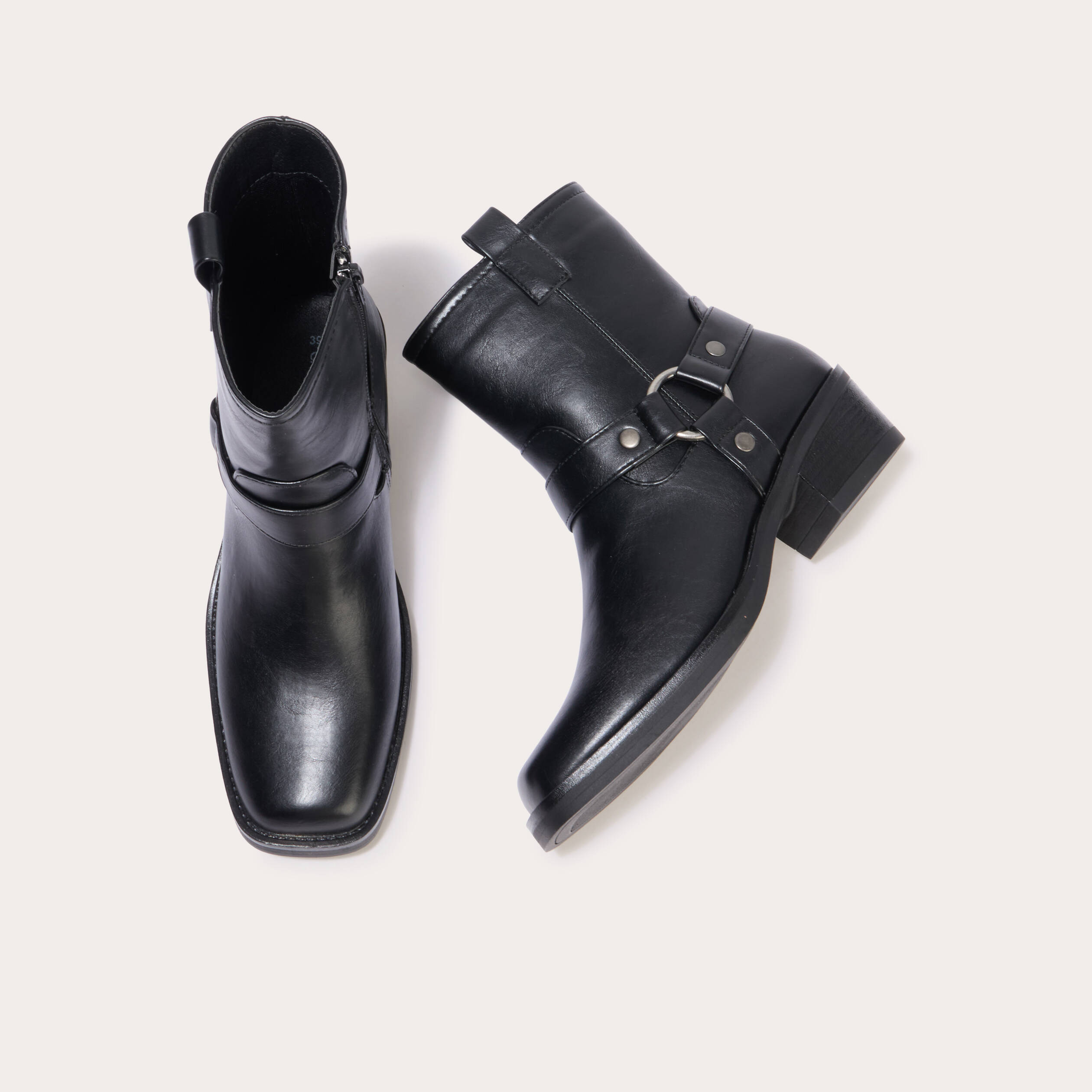 Bottines bout carr&eacute; noir femme