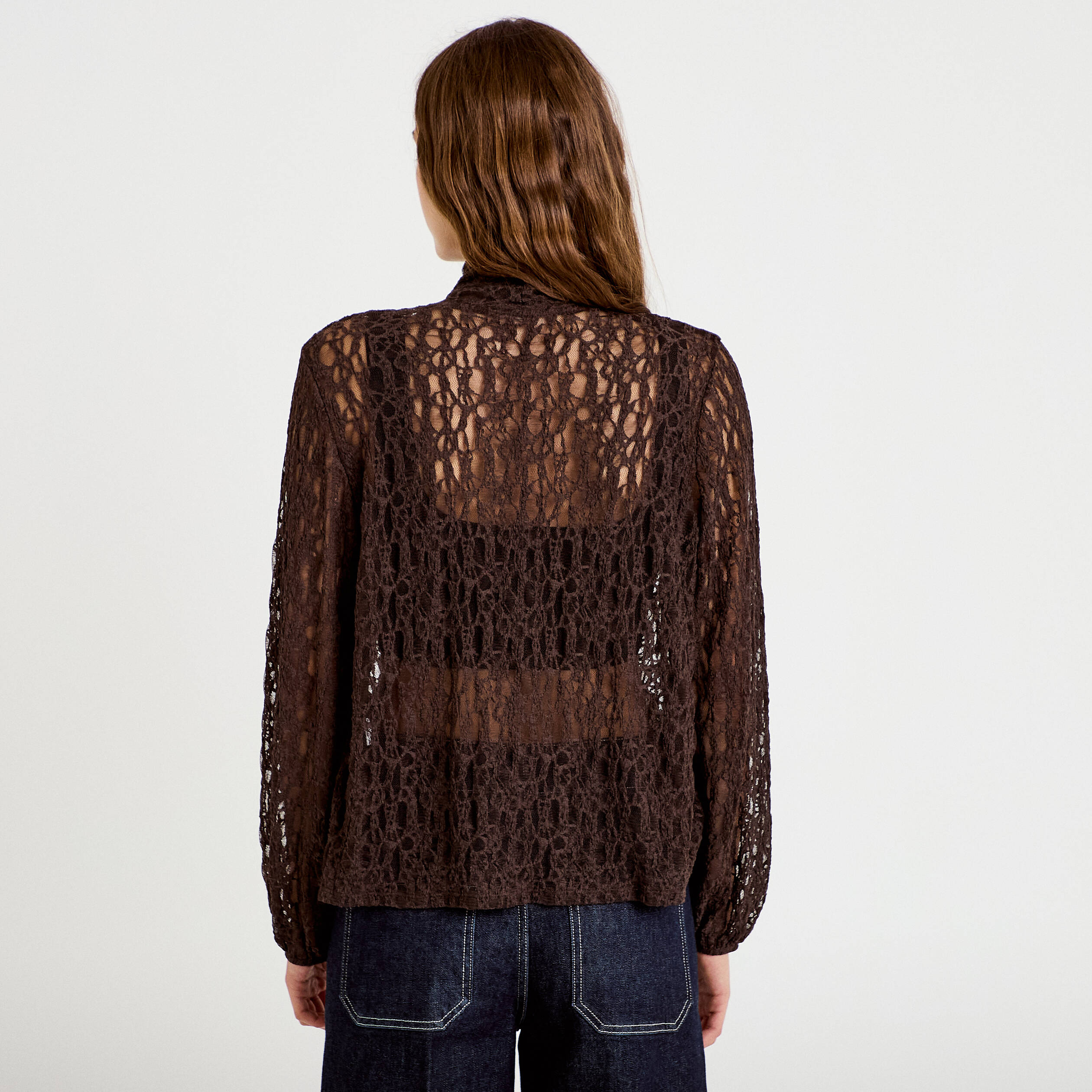 Blouse droite col montant dentelle marron fonc&eacute; femme