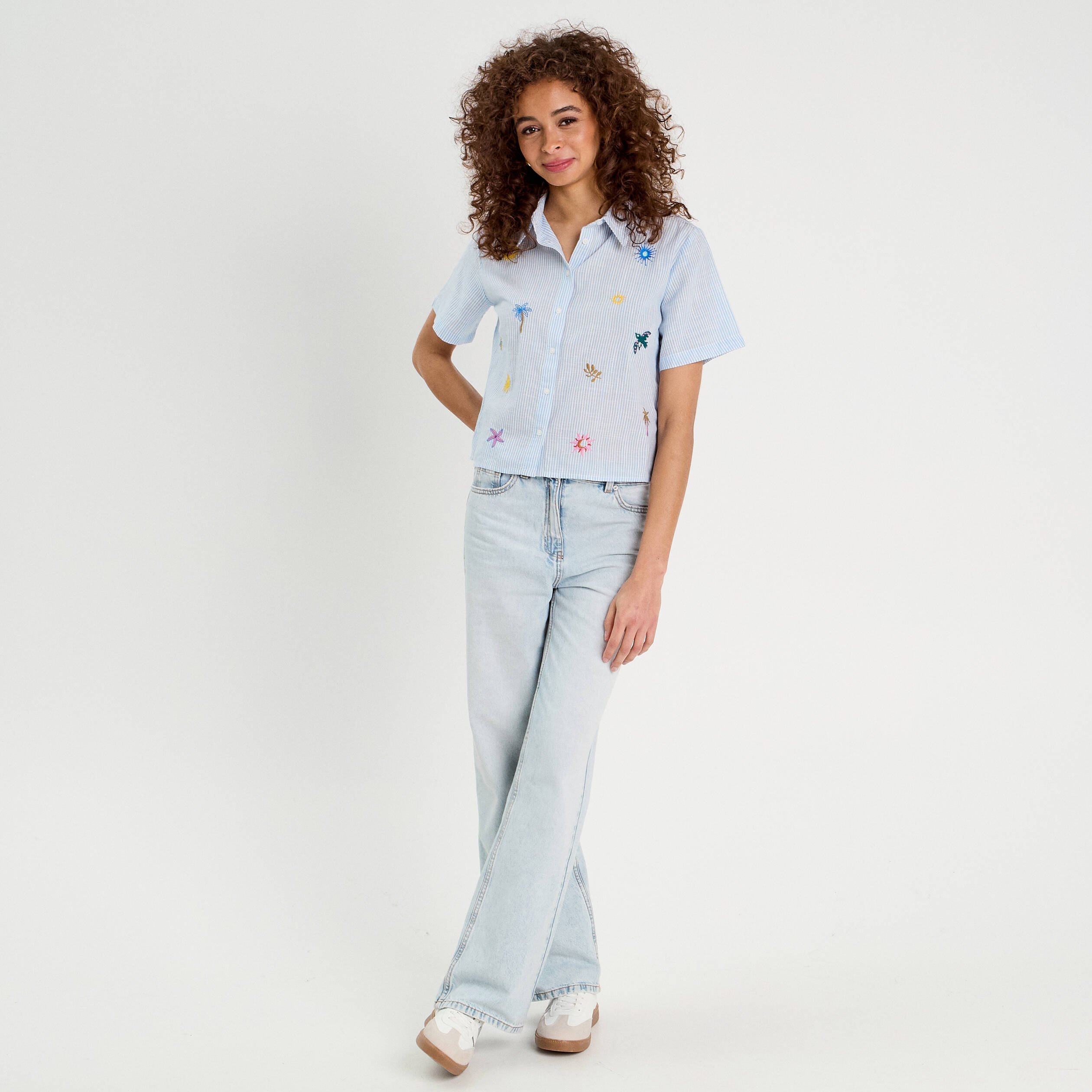 chemise manches courtes brodee bleu femme Chemise manches courtes brodée bleu femme