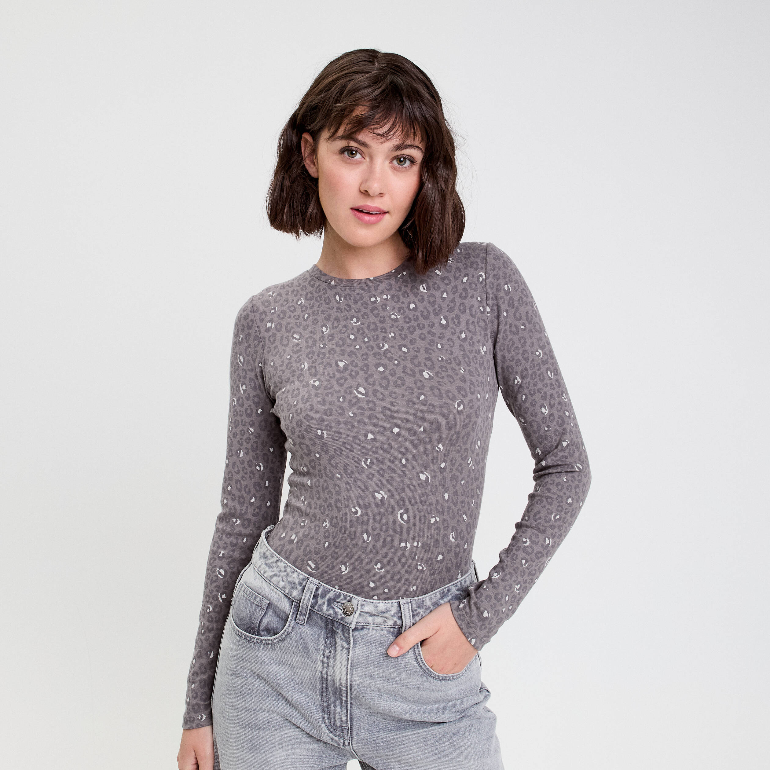 t shirt manches longues gris fonce femme T-shirt manches longues gris foncé femme