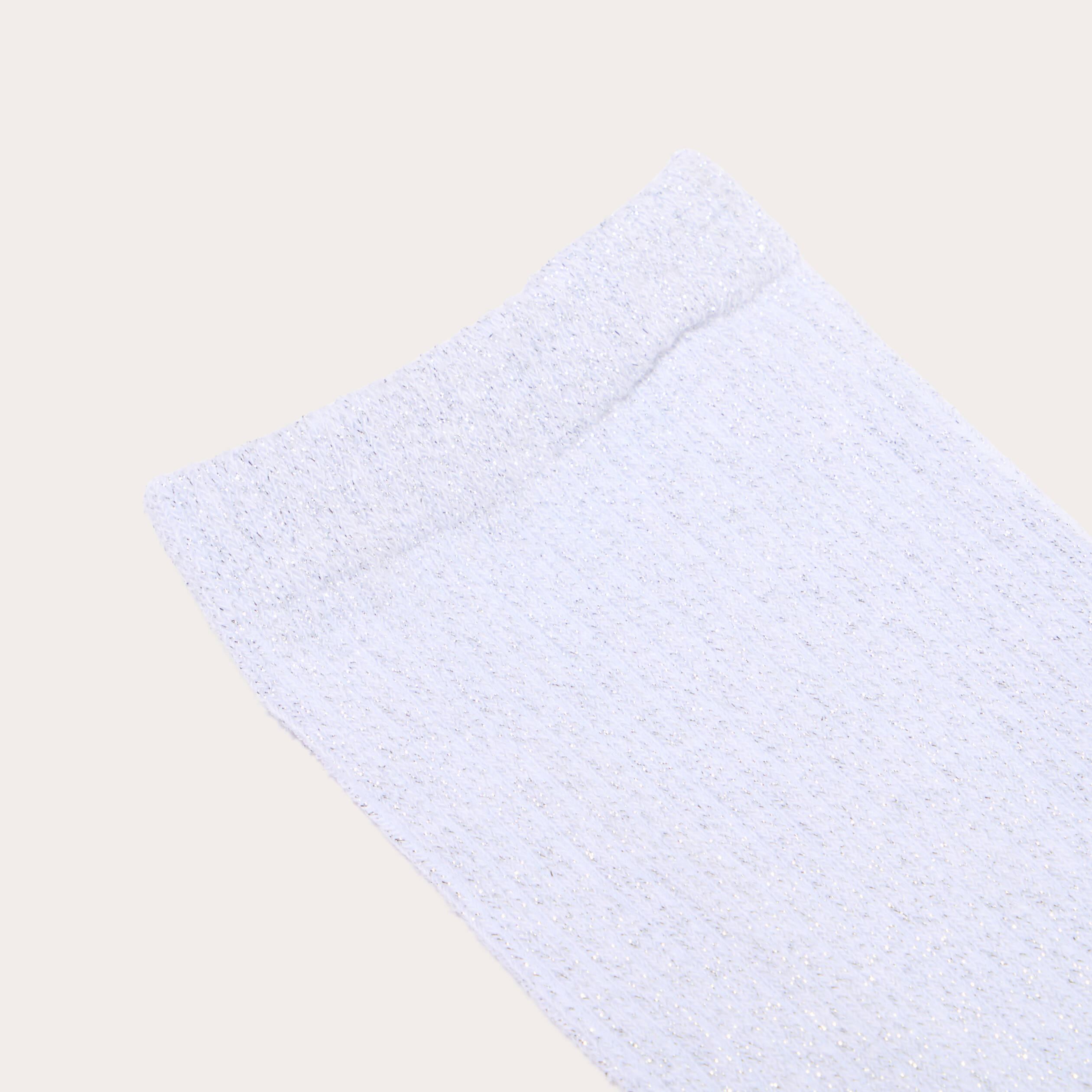 Chaussettes fils m&eacute;tallis&eacute;s couleur argent femme
