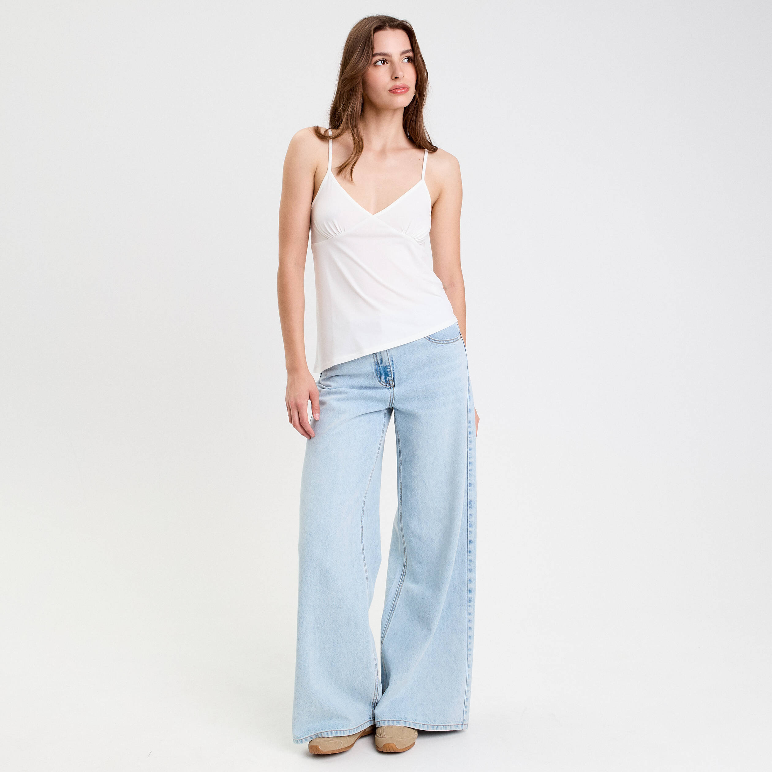 debardeur asymetrique court col v ecru femme Débardeur asymétrique court col v ecru femme