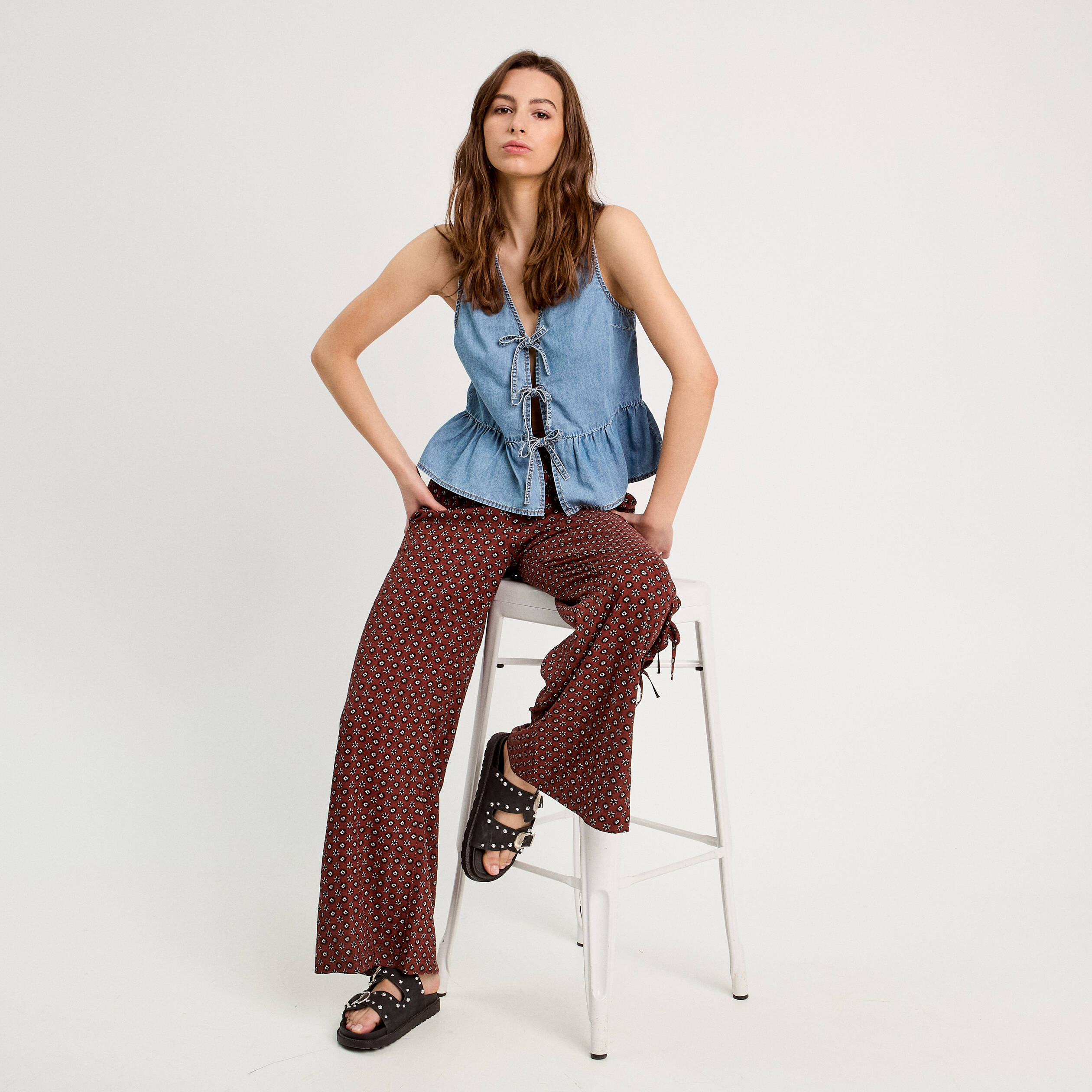 Blouse nouée en jean denim bleach femme