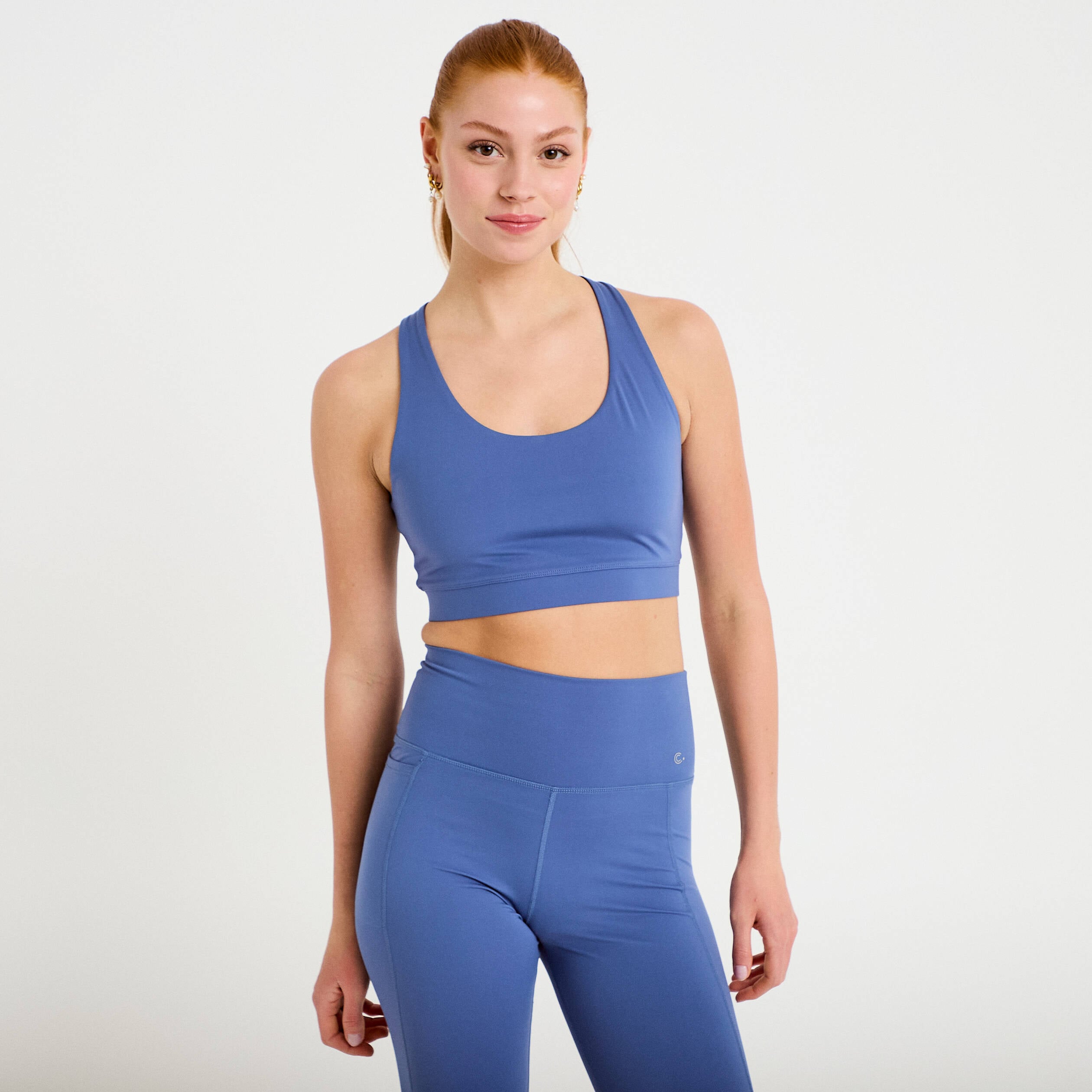 Brassi&egrave;re de sport fines bretelles bleu fonc&eacute; femme