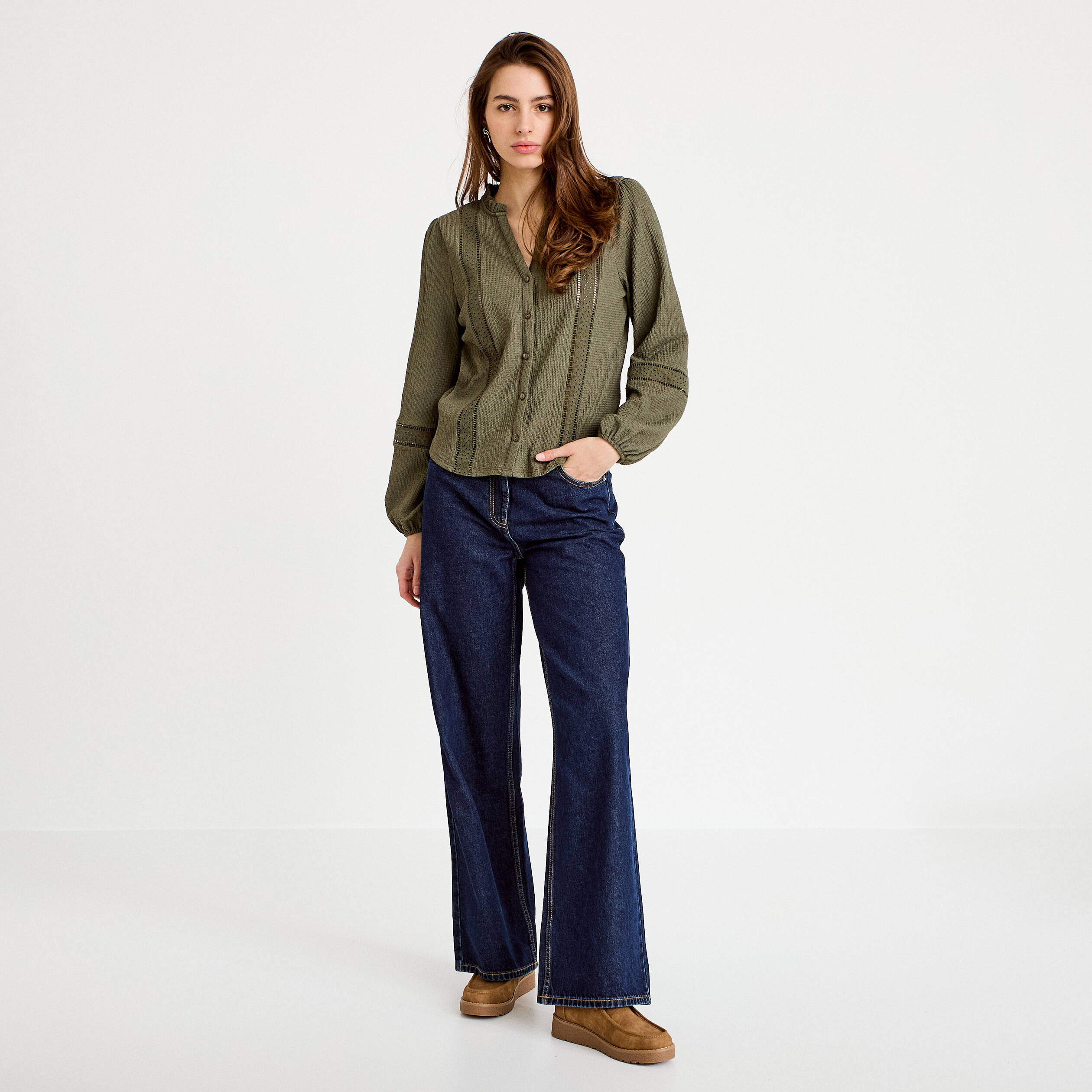 Blouse broderie col V manches longues vert kaki femme