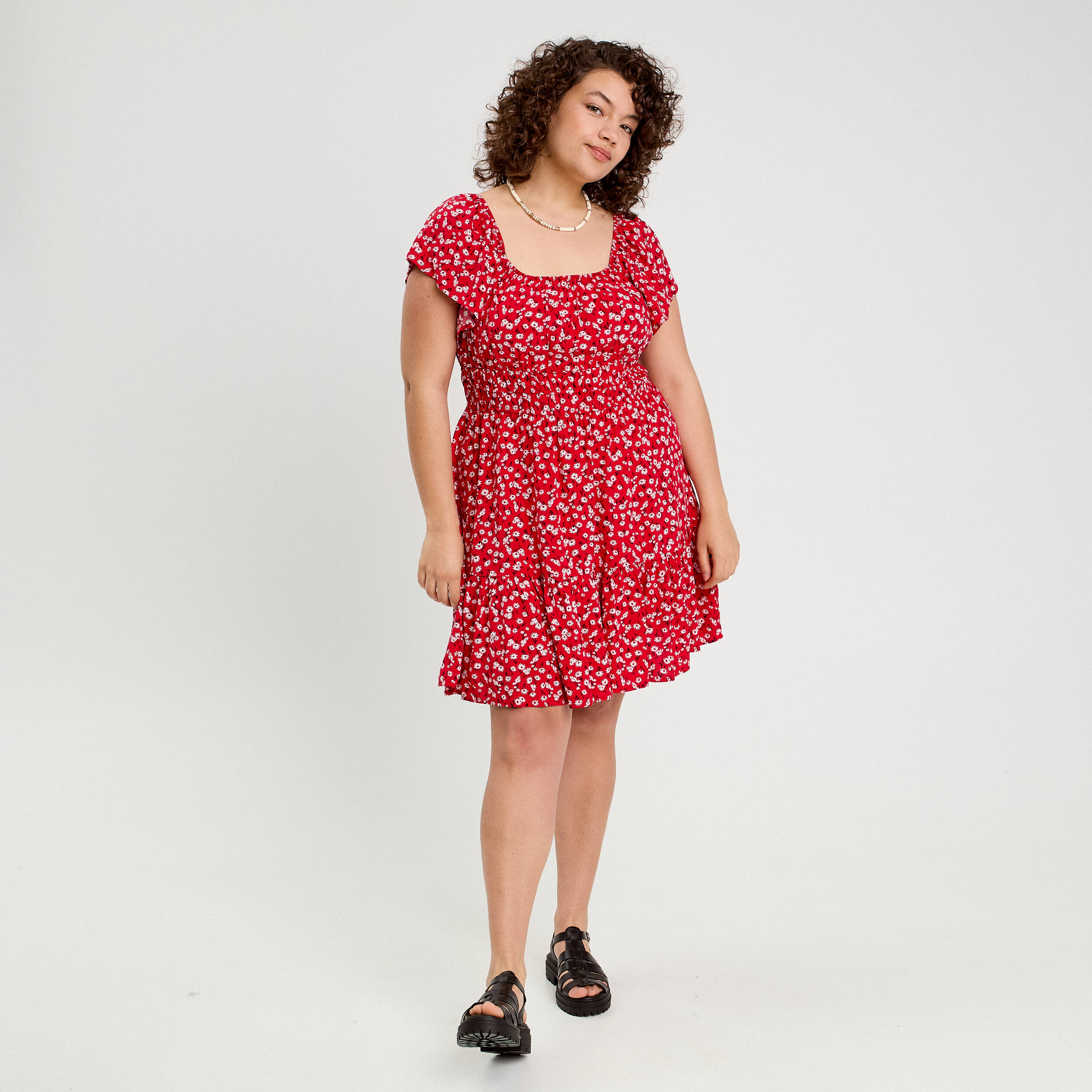 Robe &eacute;vas&eacute;e manches courtes rouge femme