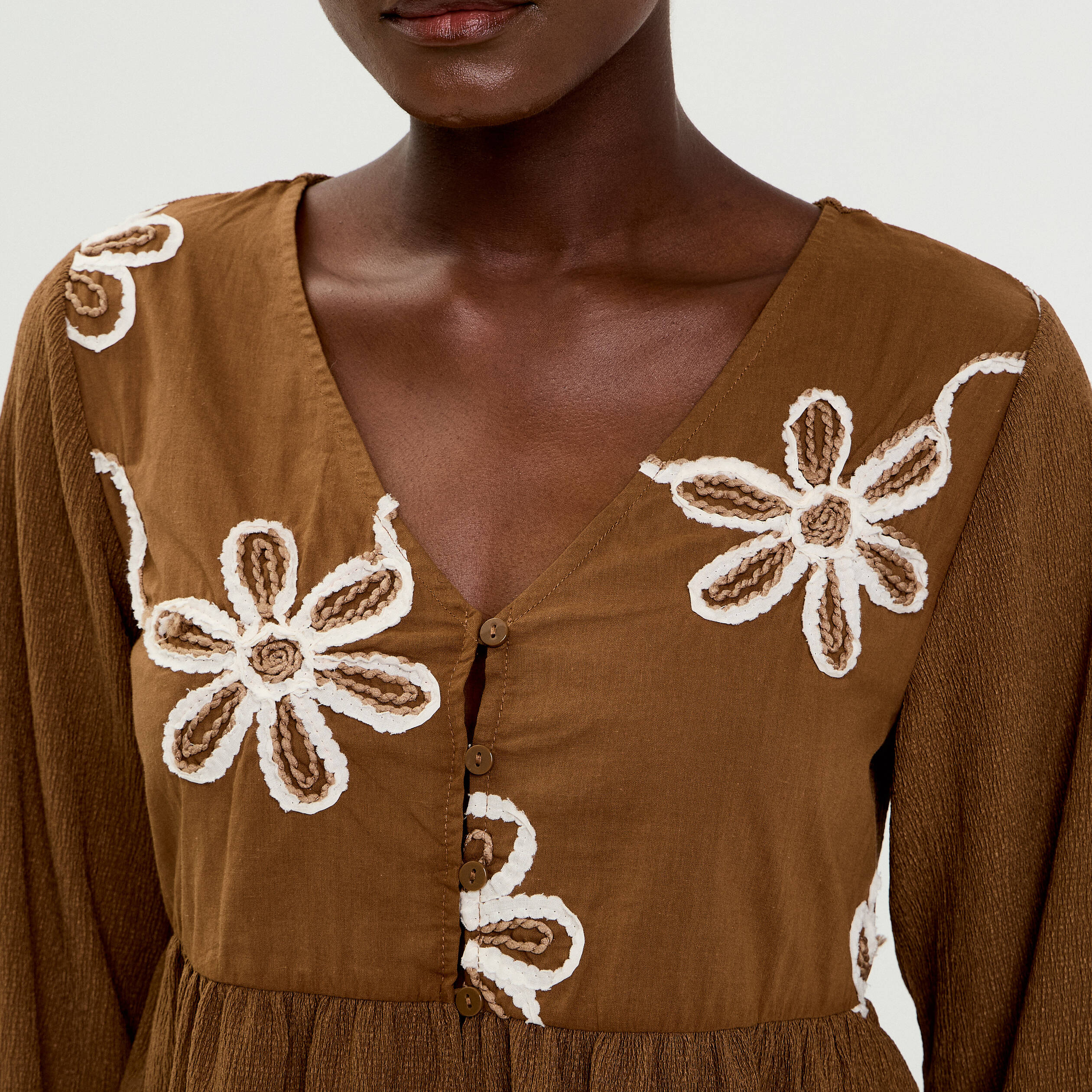 Blouse brod&eacute;e marron fonc&eacute; femme