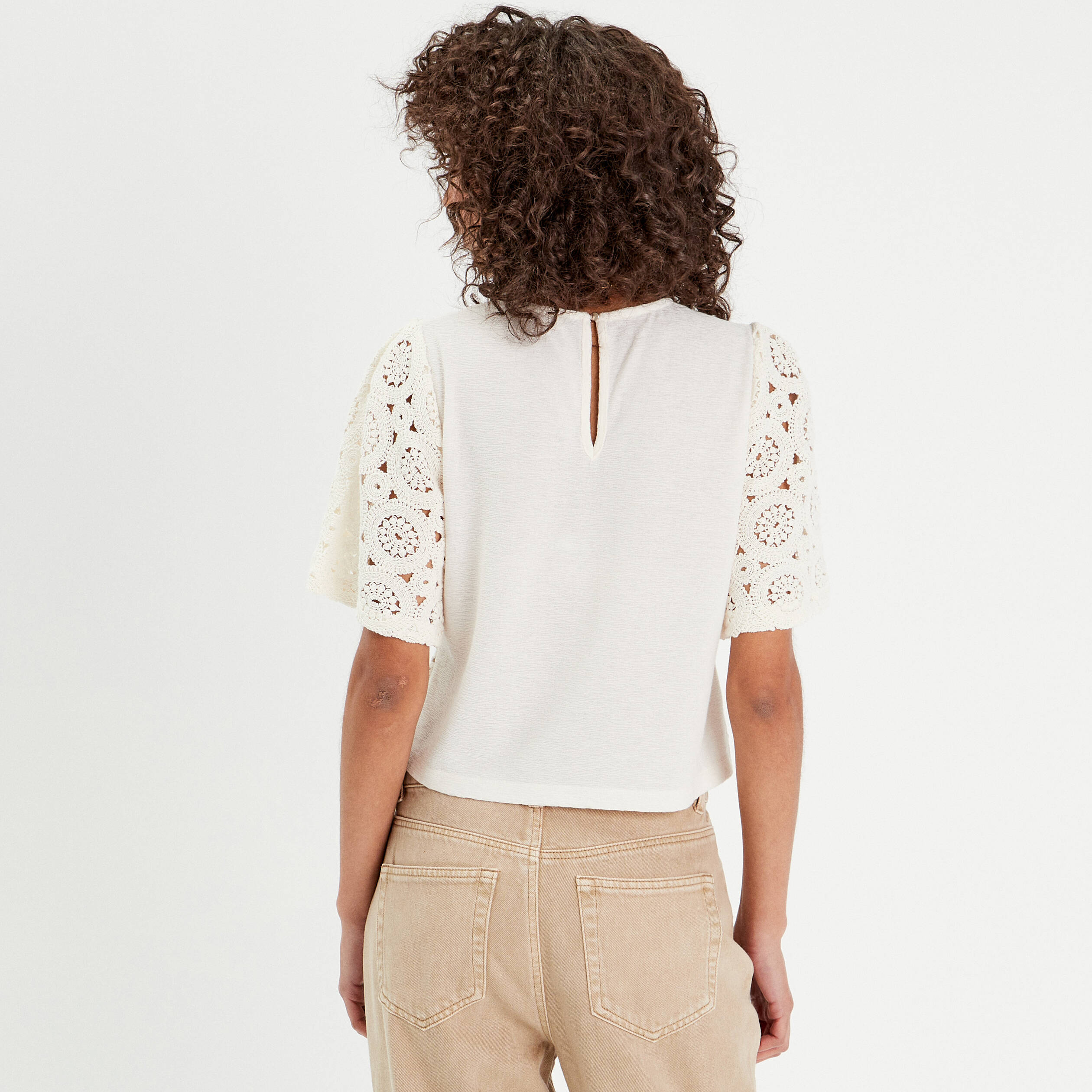 T-shirt macram&eacute; col rond ecru femme