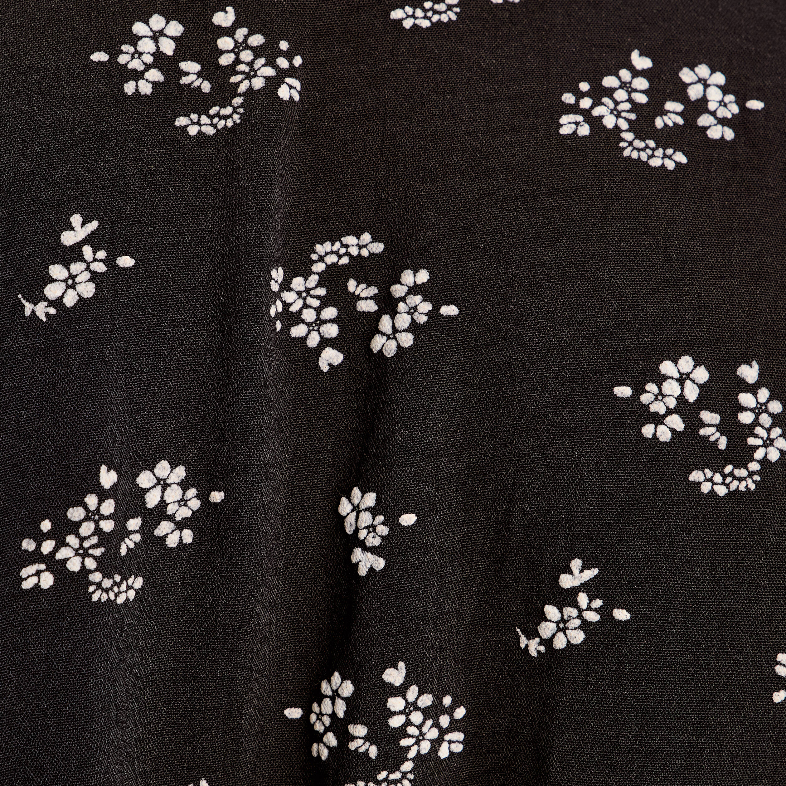 Robe &eacute;vas&eacute;e manches courtes noir femme