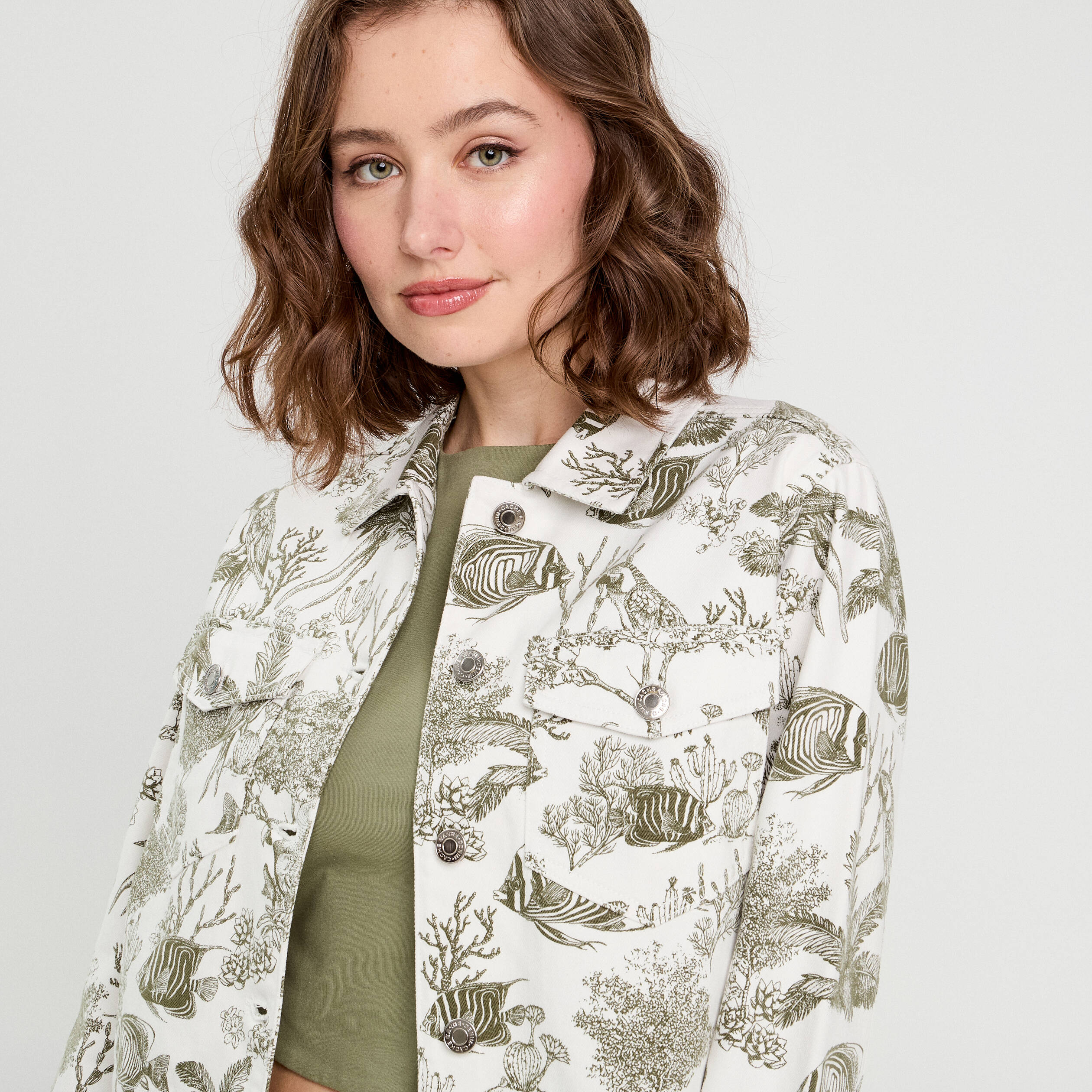 Veste courte boutonnée en jean blanc femme