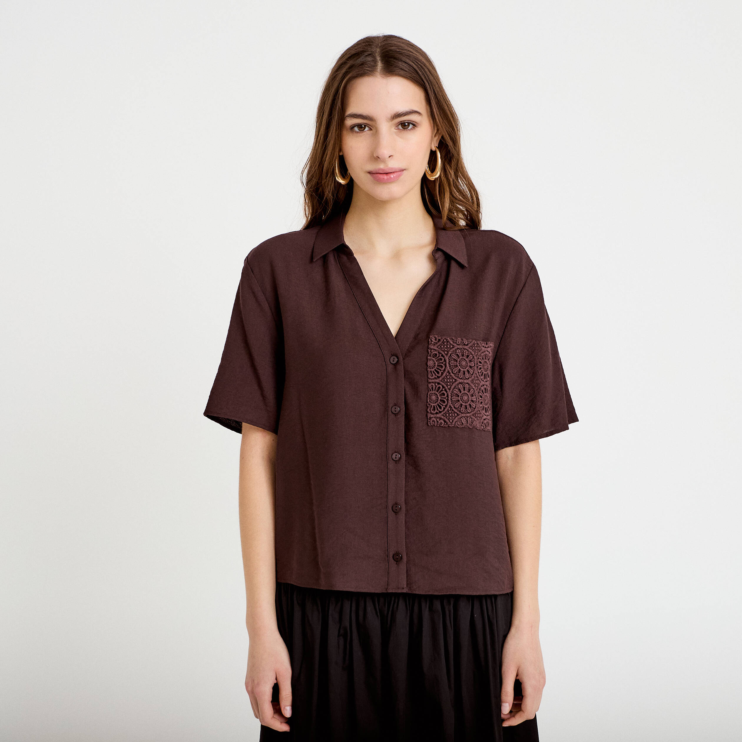 Chemise droite cropped manches courtes marron fonc&eacute; femme
