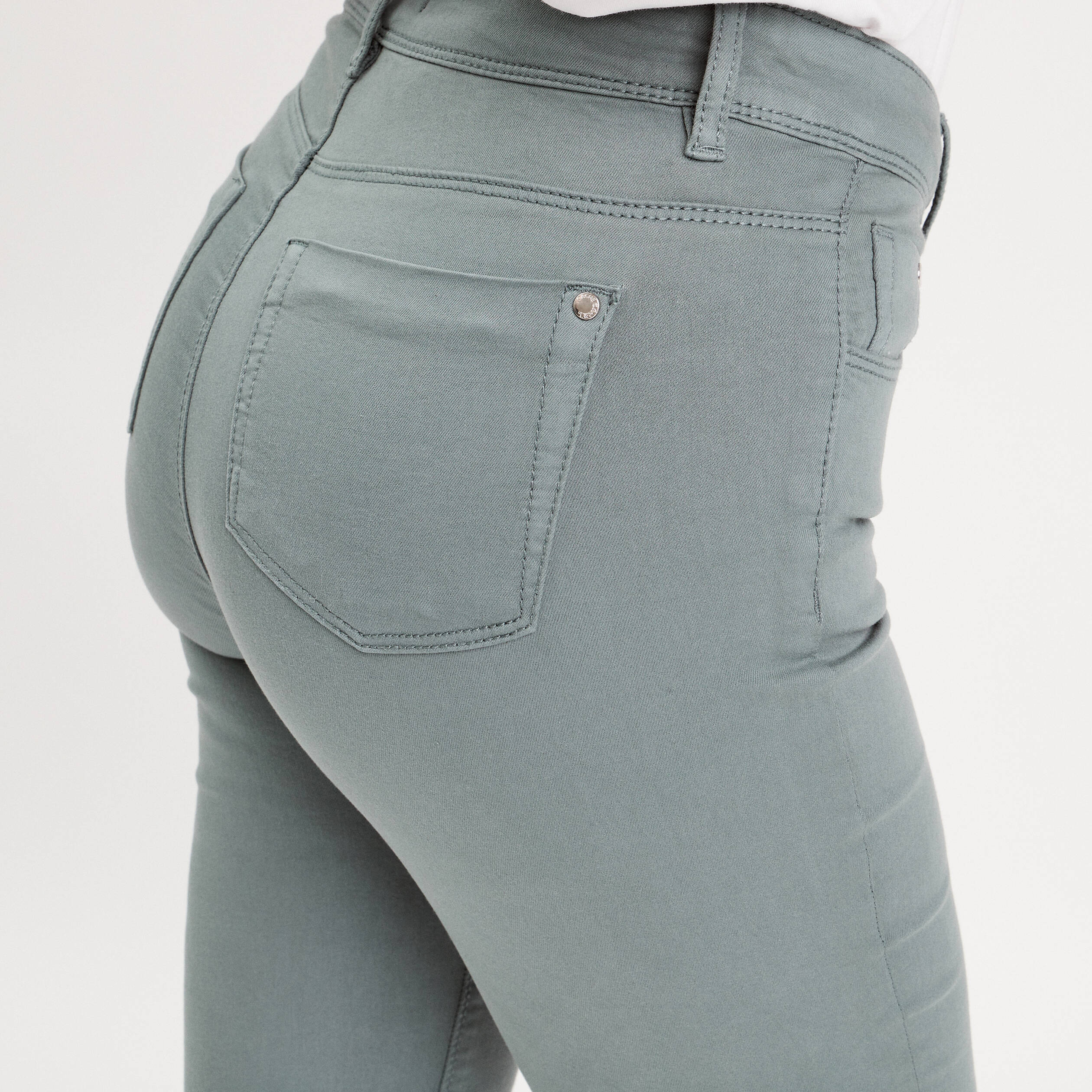 Jeans slim 5 poches vert fonc&eacute; femme