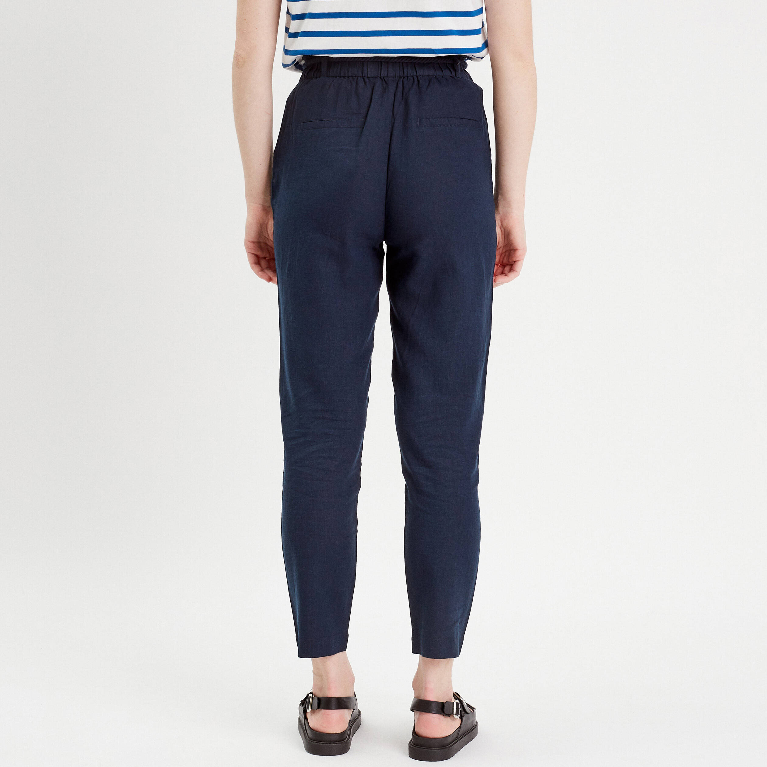 Pantalon droit fluide contenant du lin bleu marine femme