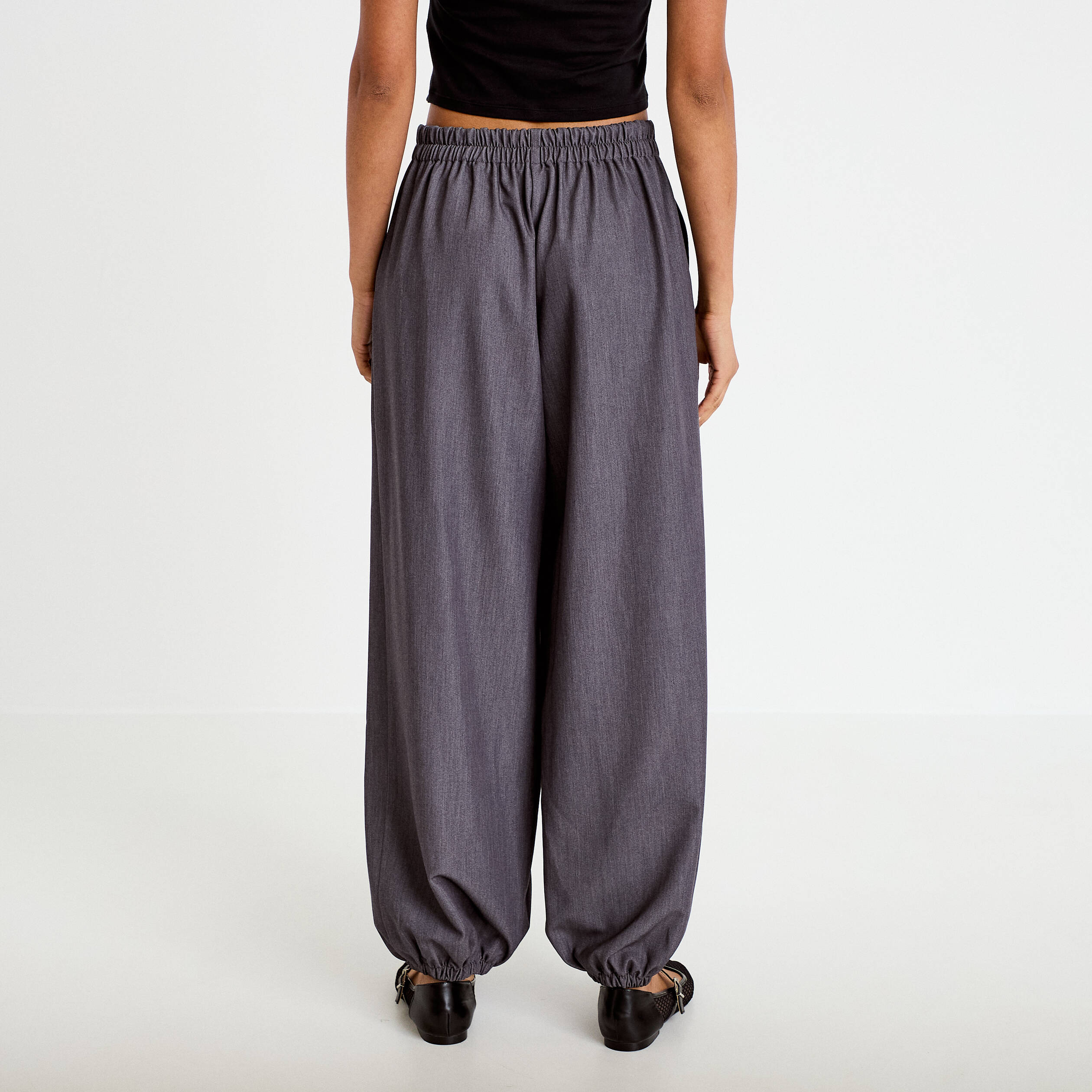 Pantalon bouffant city taille basse gris fonc&eacute; femme