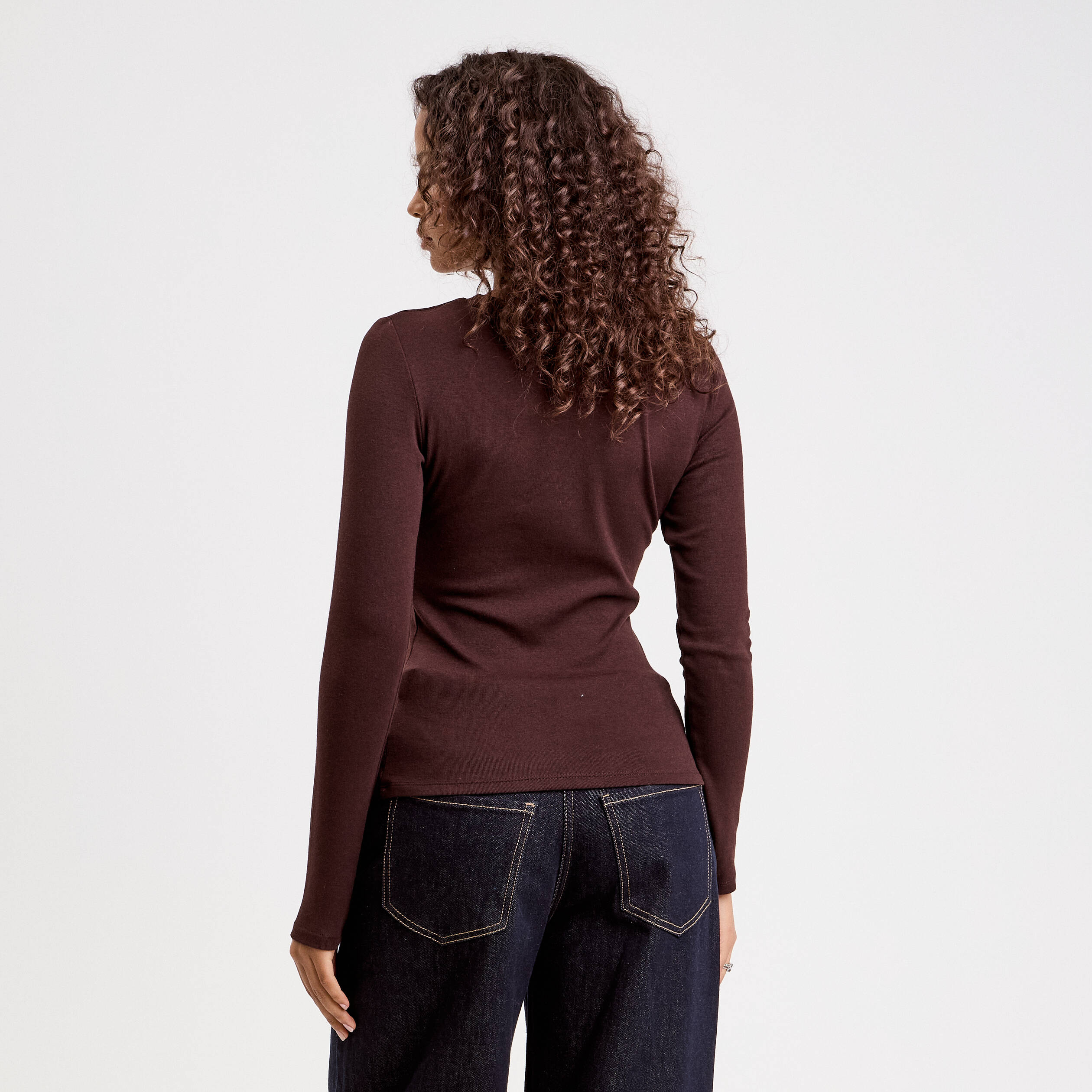 t shirt manches longues cintre marron fonce femme T-shirt manches longues cintré marron foncé femme
