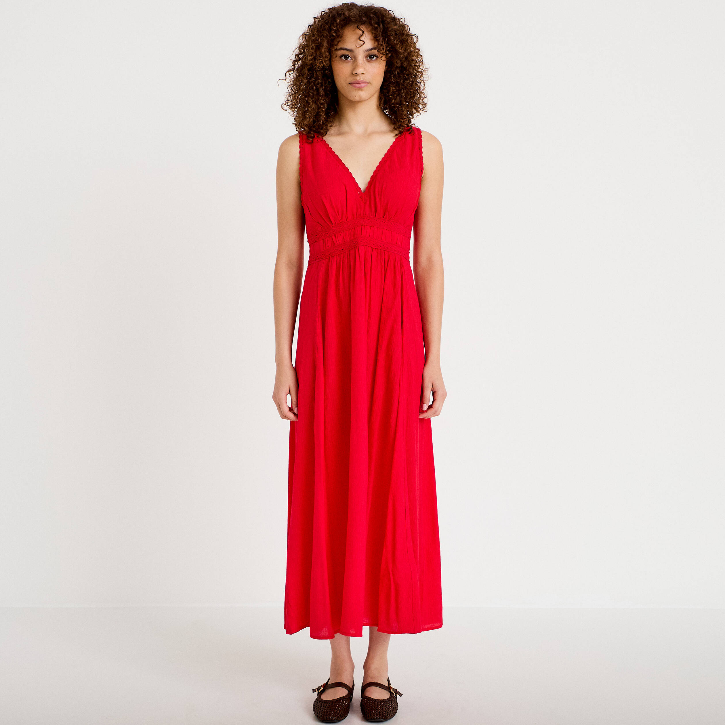 Robe longue &eacute;vas&eacute;e col v sans manches rouge femme