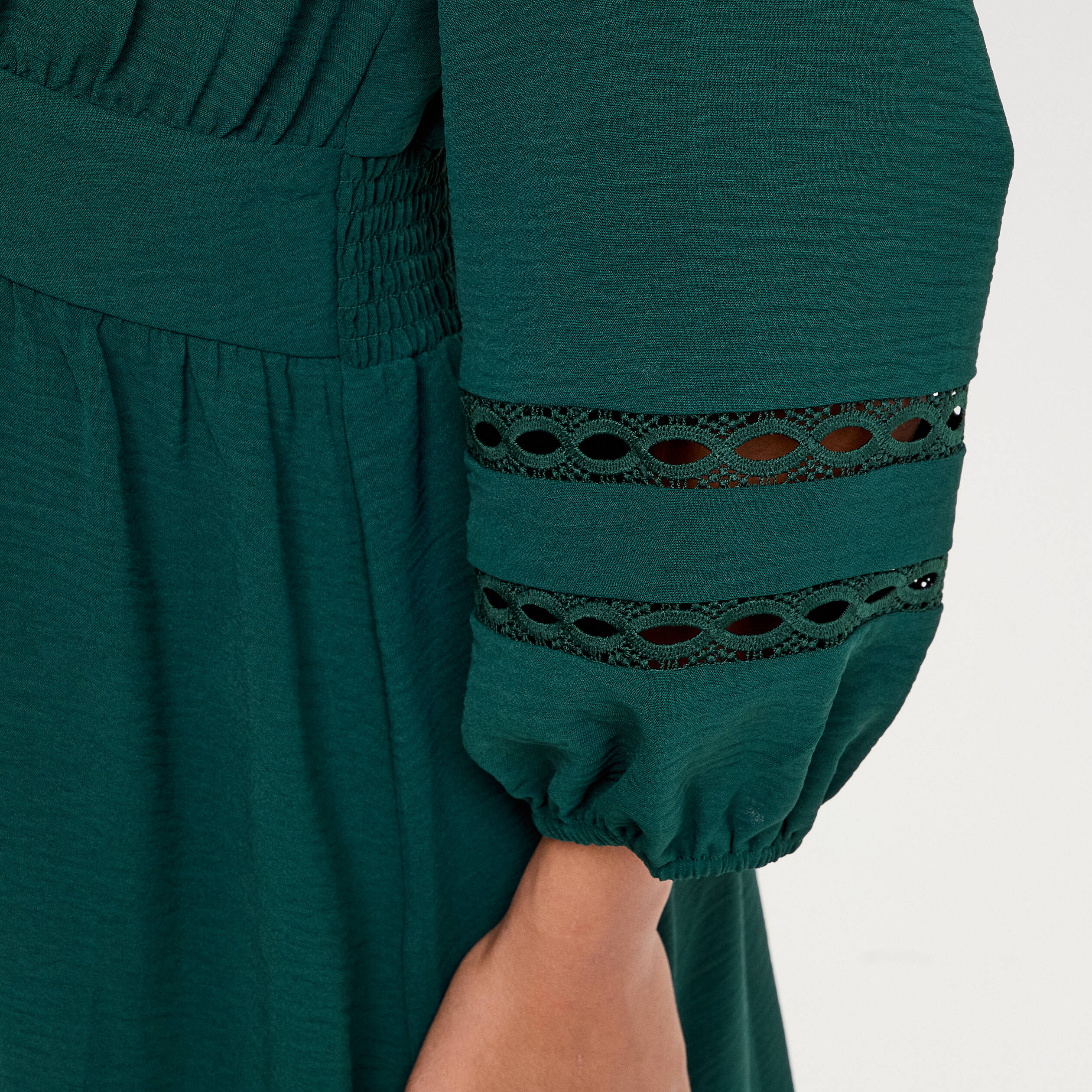 Robe courte &eacute;vas&eacute;e col v manches 3/4 vert fonc&eacute; femme